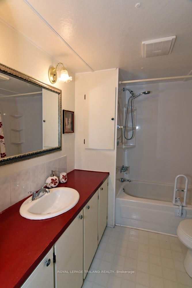 9385 Ipperwash Road 27 Property Photo 18