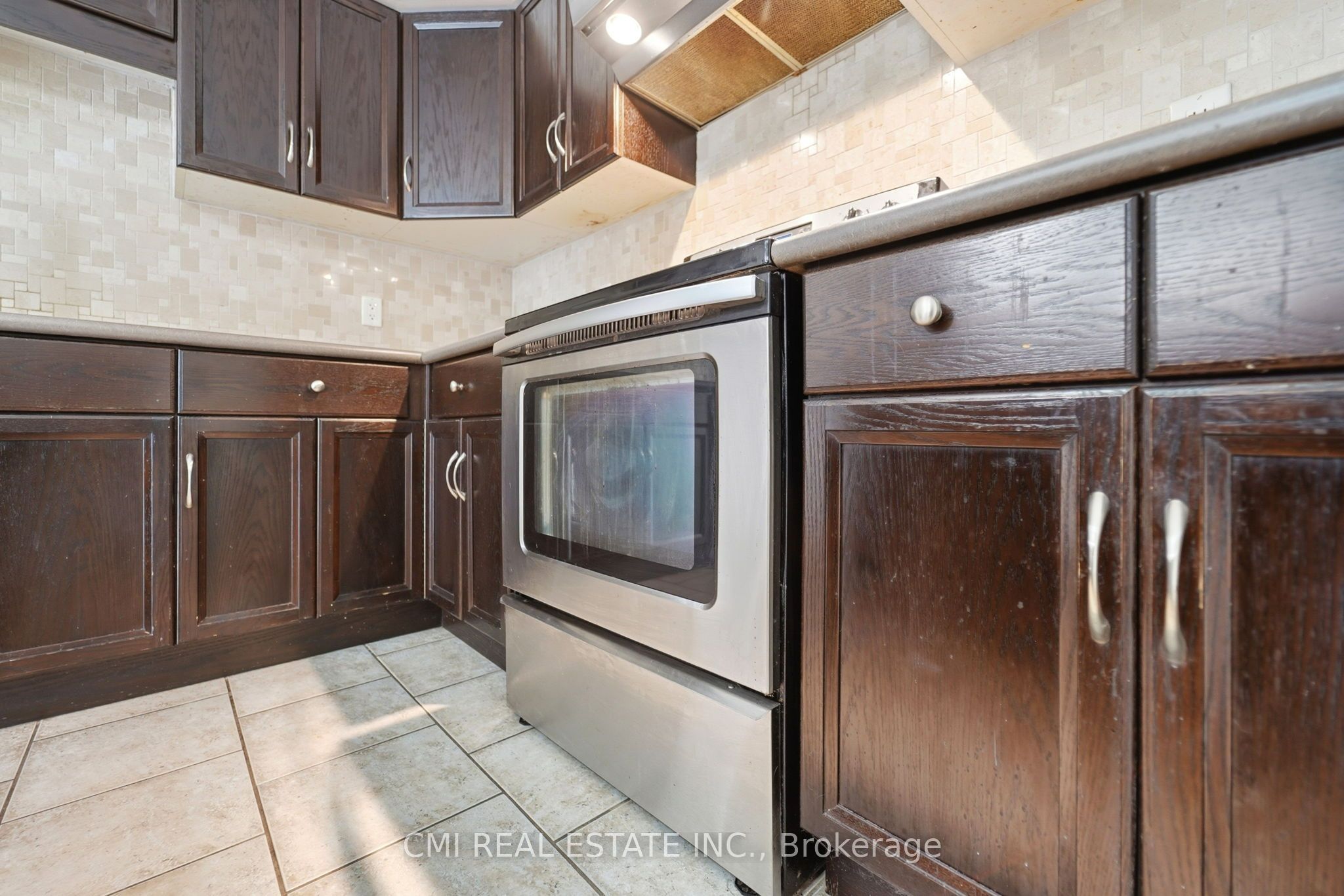 105 Bard Boulevard 40 Property Photo 14