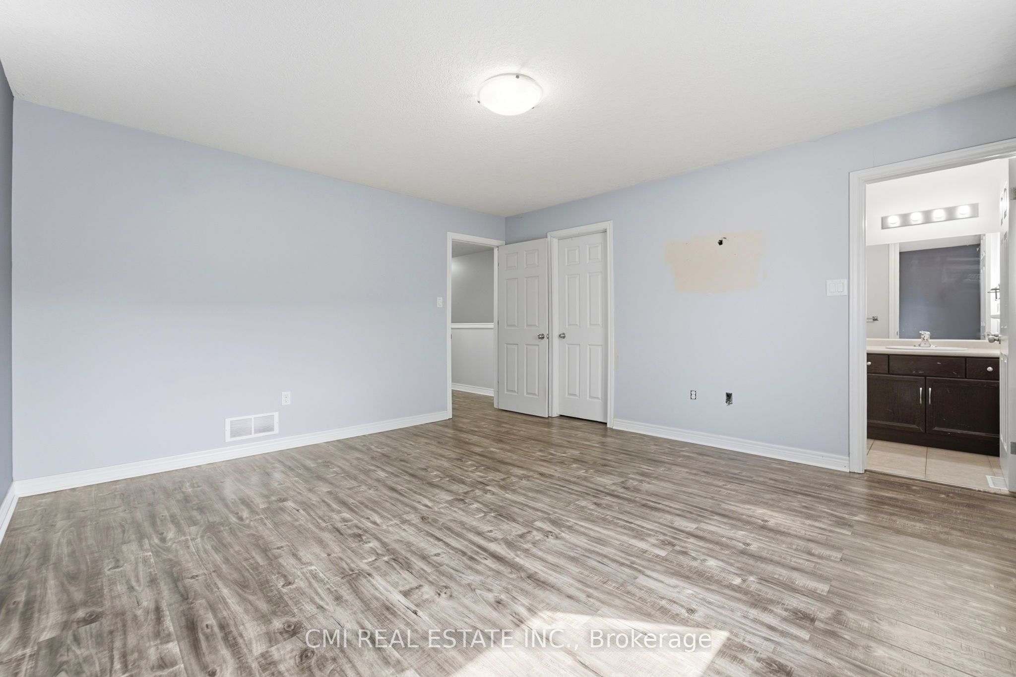 105 Bard Boulevard 40 Property Photo 18
