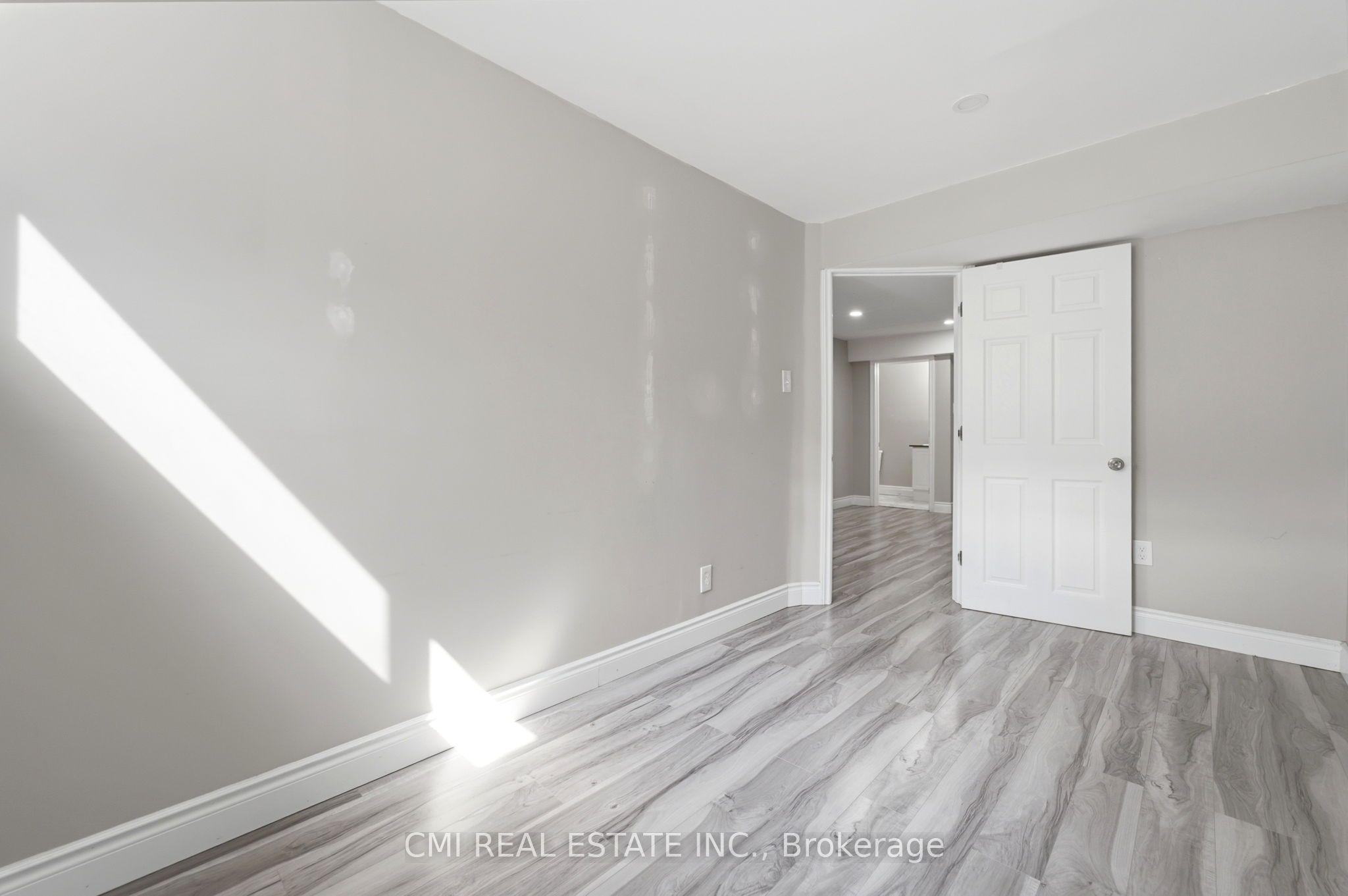 105 Bard Boulevard 40 Property Photo 24