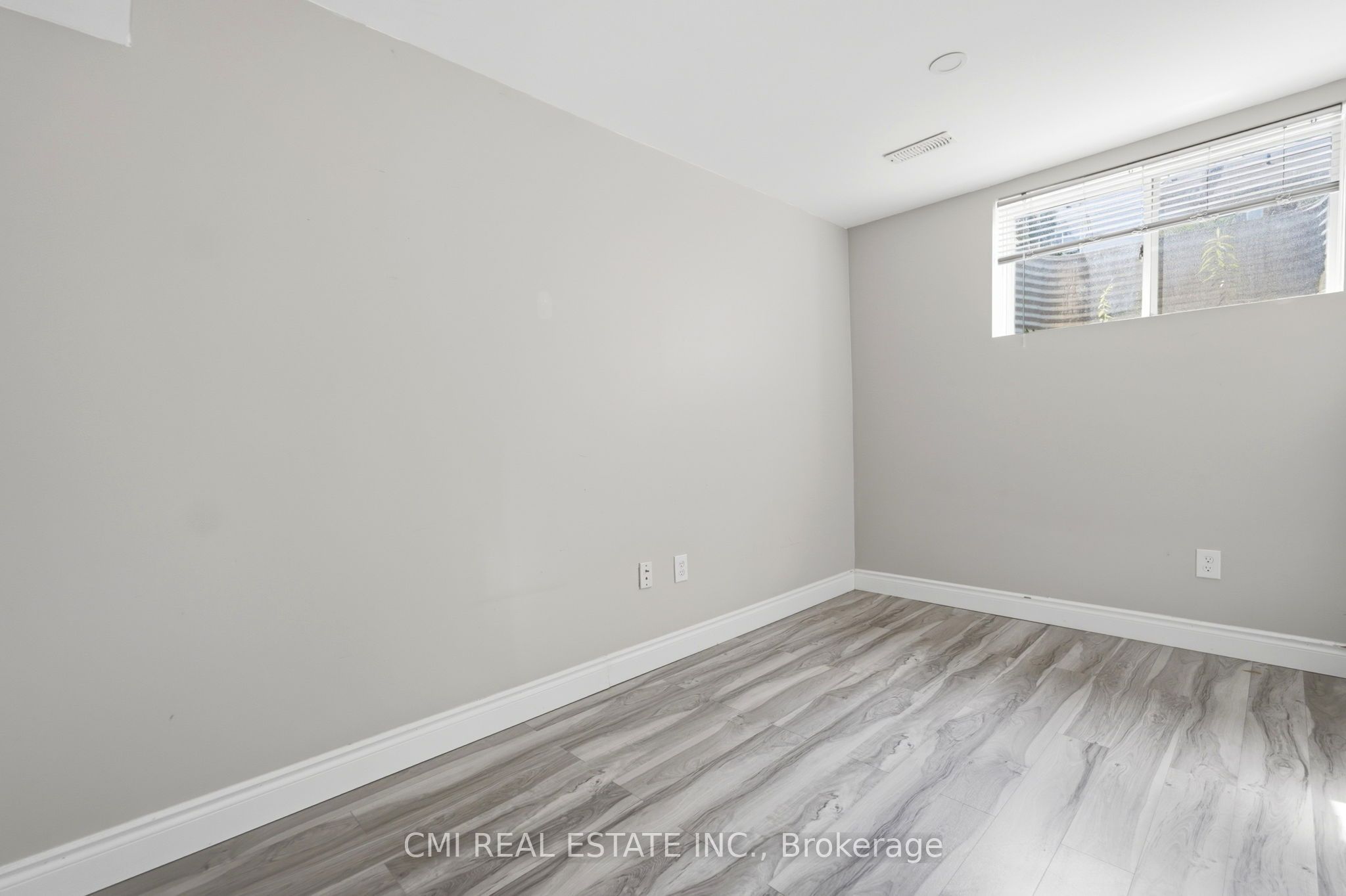 105 Bard Boulevard 40 Property Photo 33