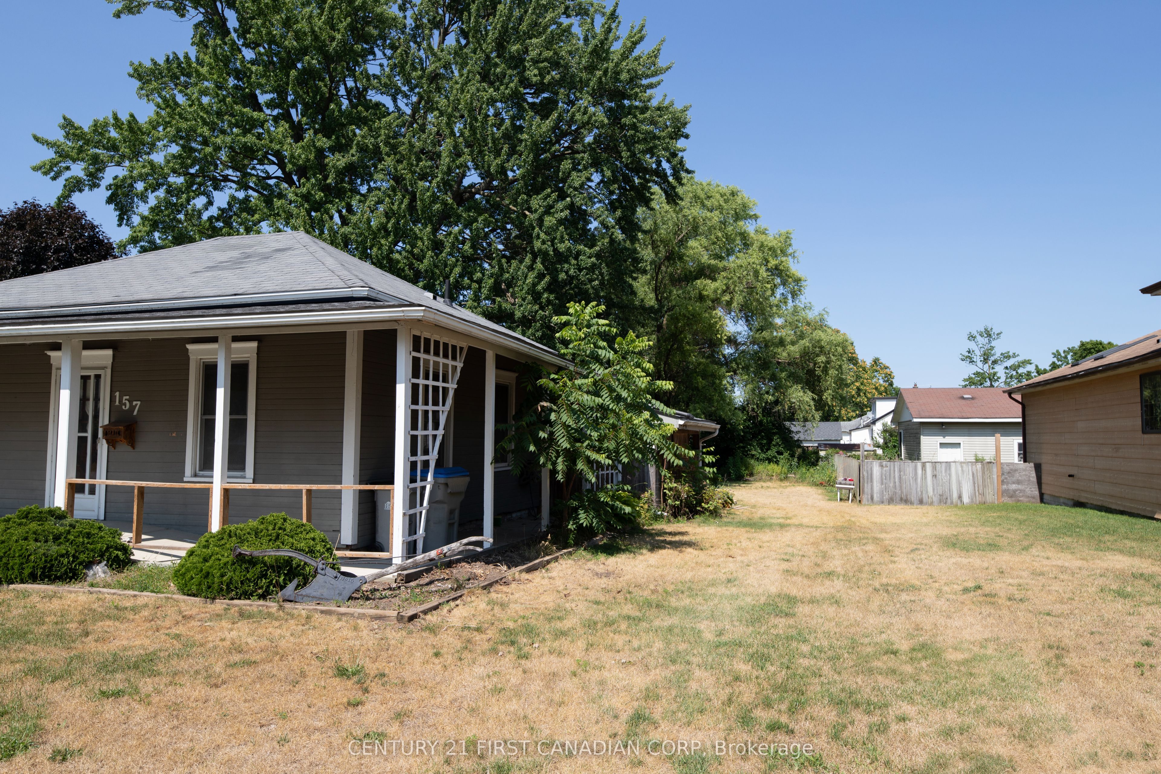 157 Adelaide Street Property Photo 4