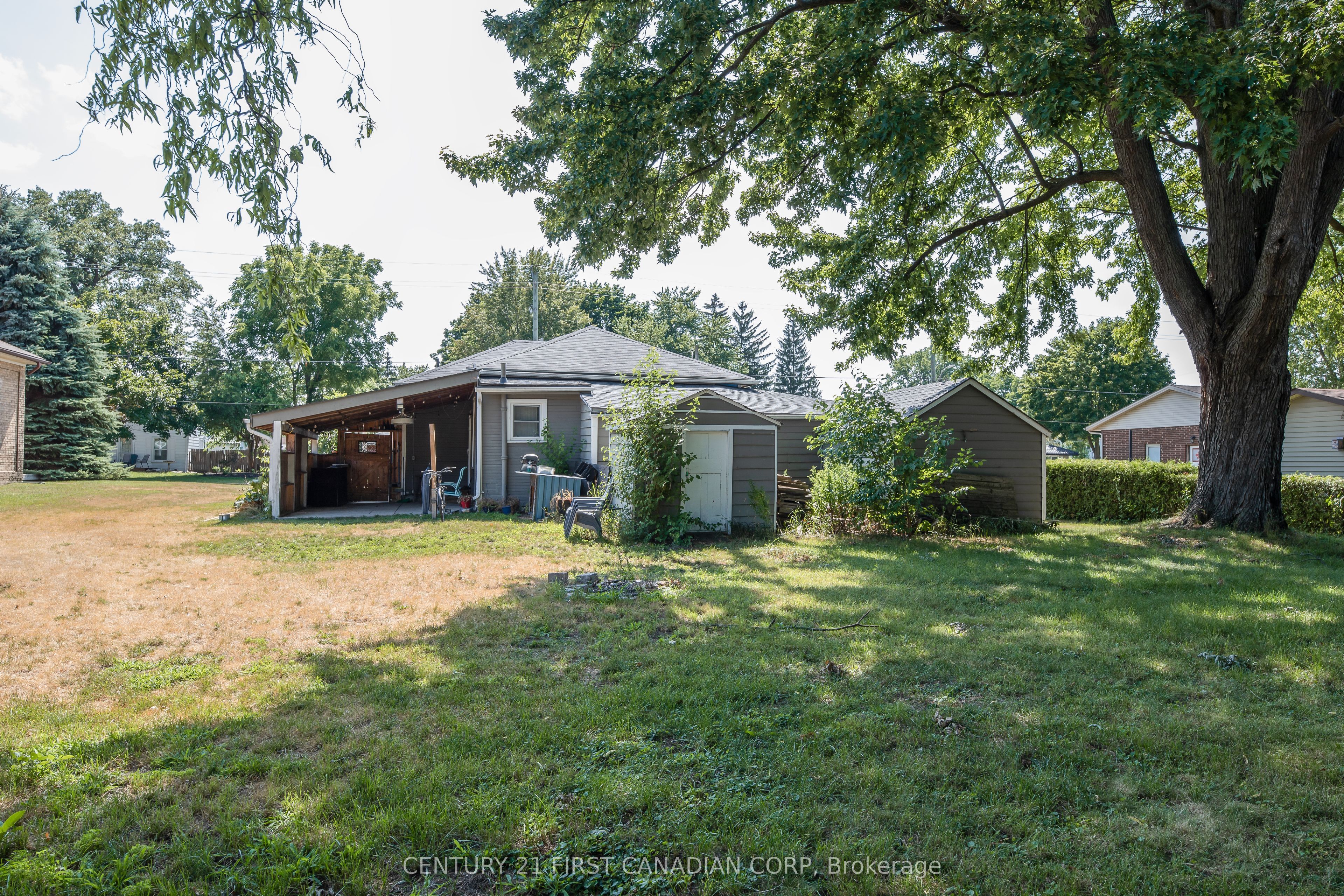 157 Adelaide Street Property Photo 6