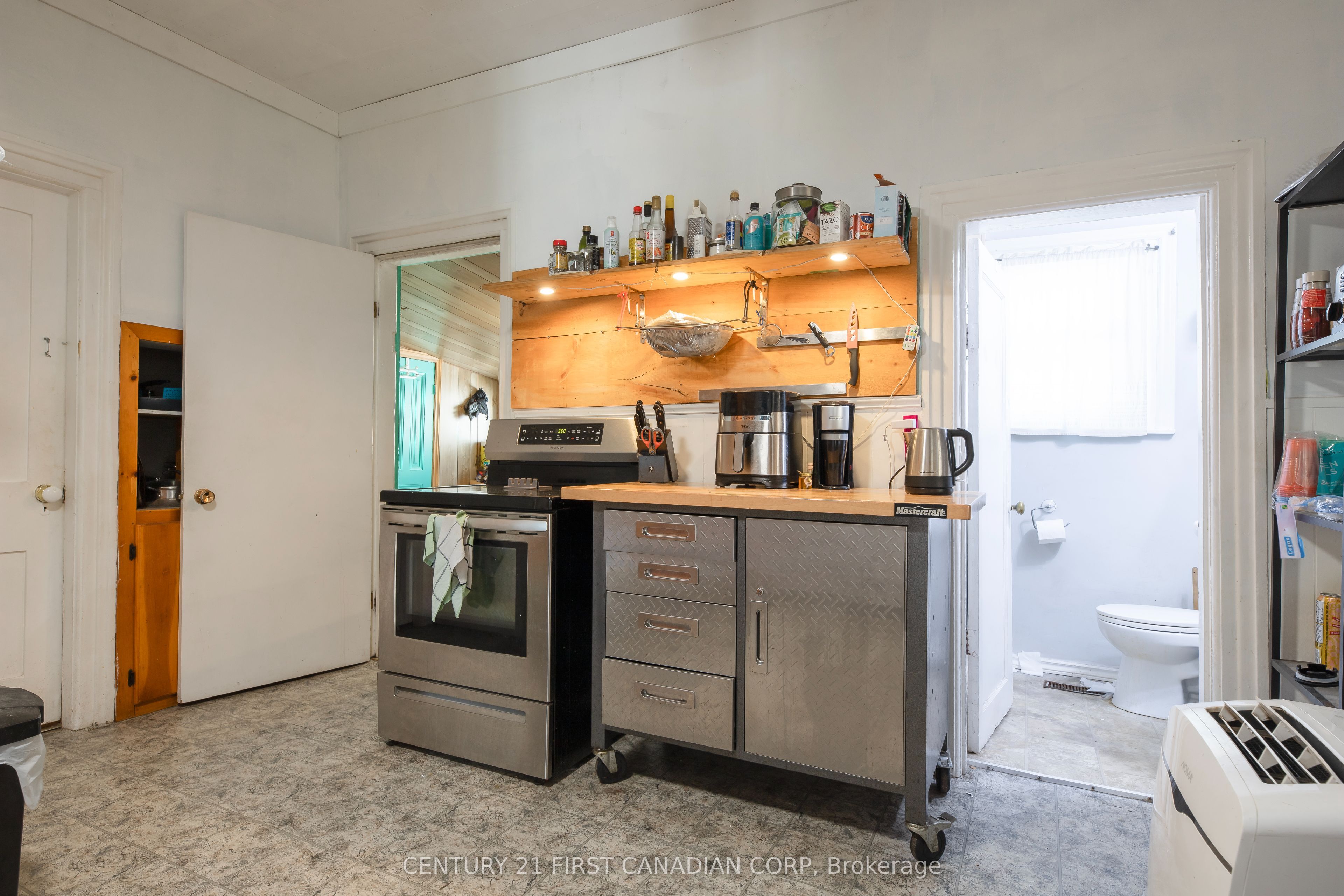 157 Adelaide Street Property Photo 15