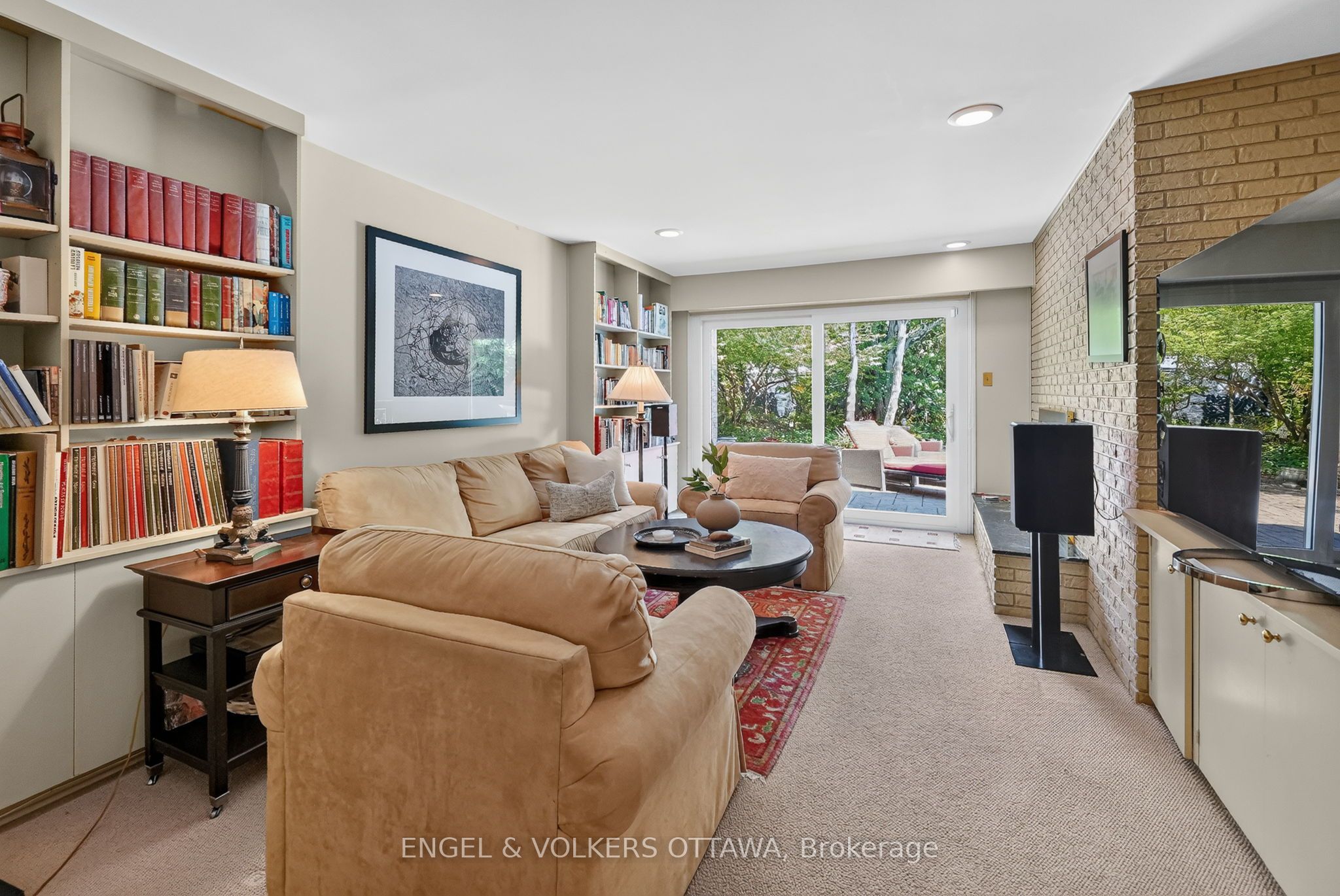 1907 Fairmeadow Crescent Property Photo 14