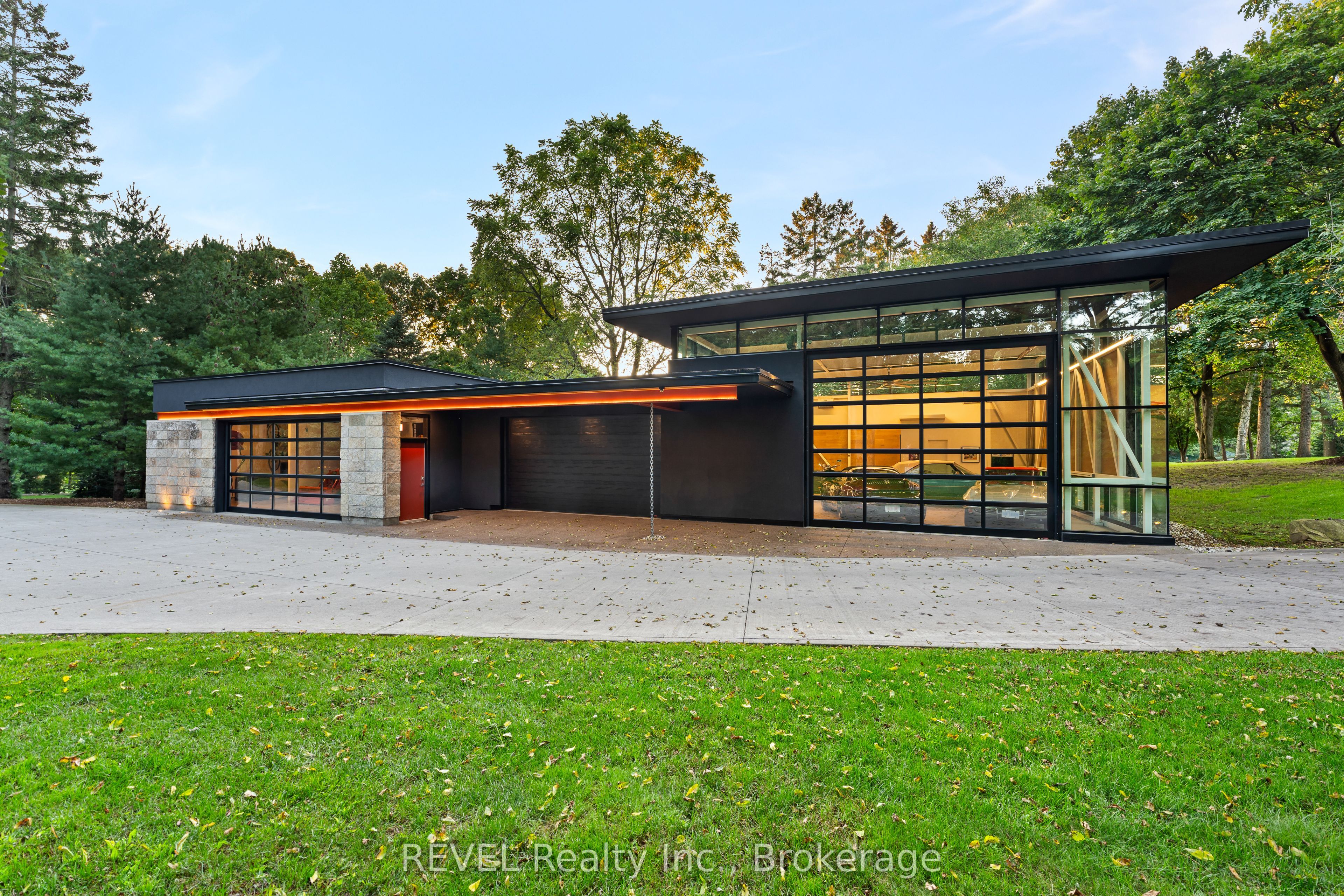 250 Canboro Road Property Photo 4