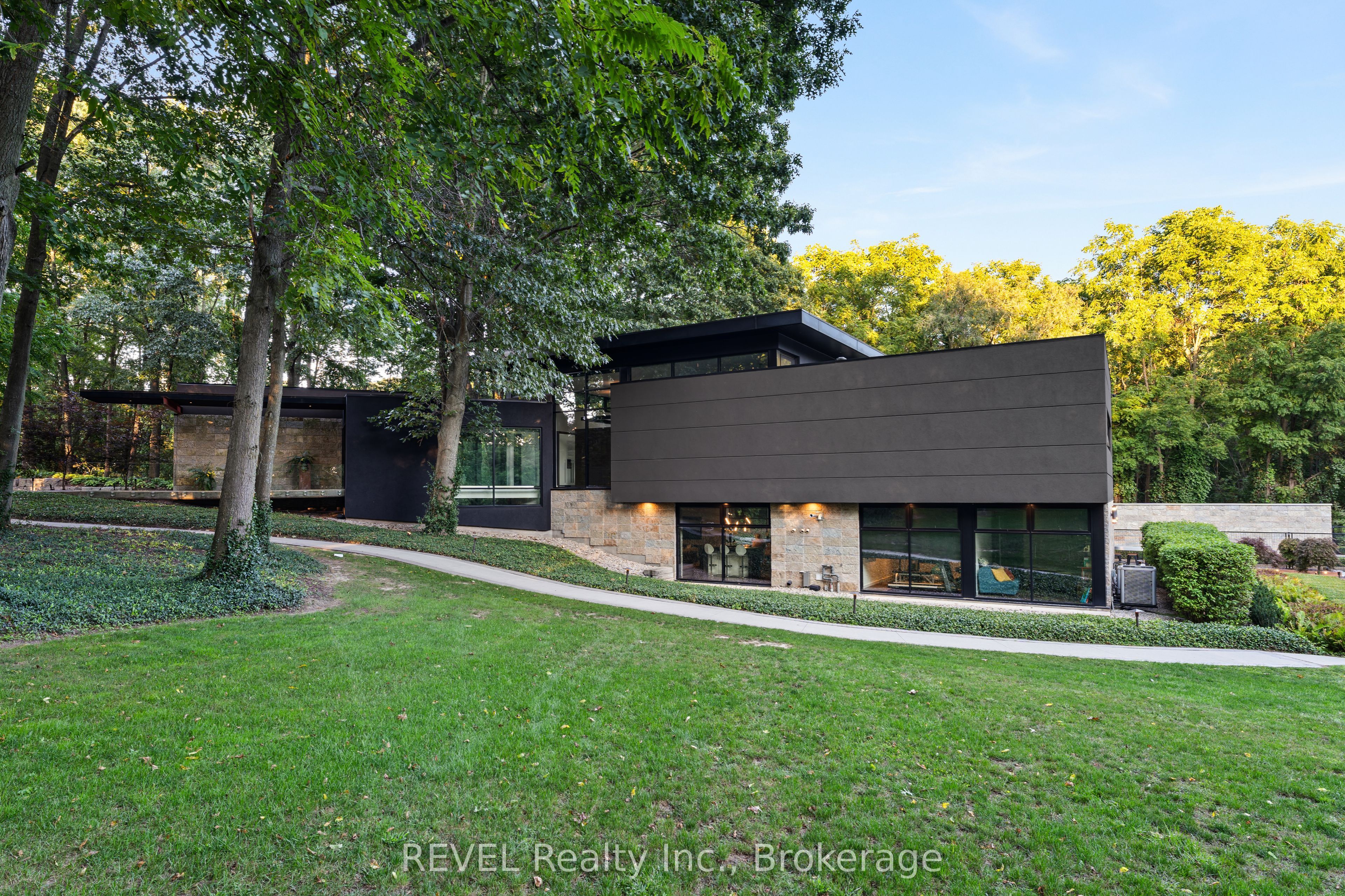 250 Canboro Road Property Photo 7