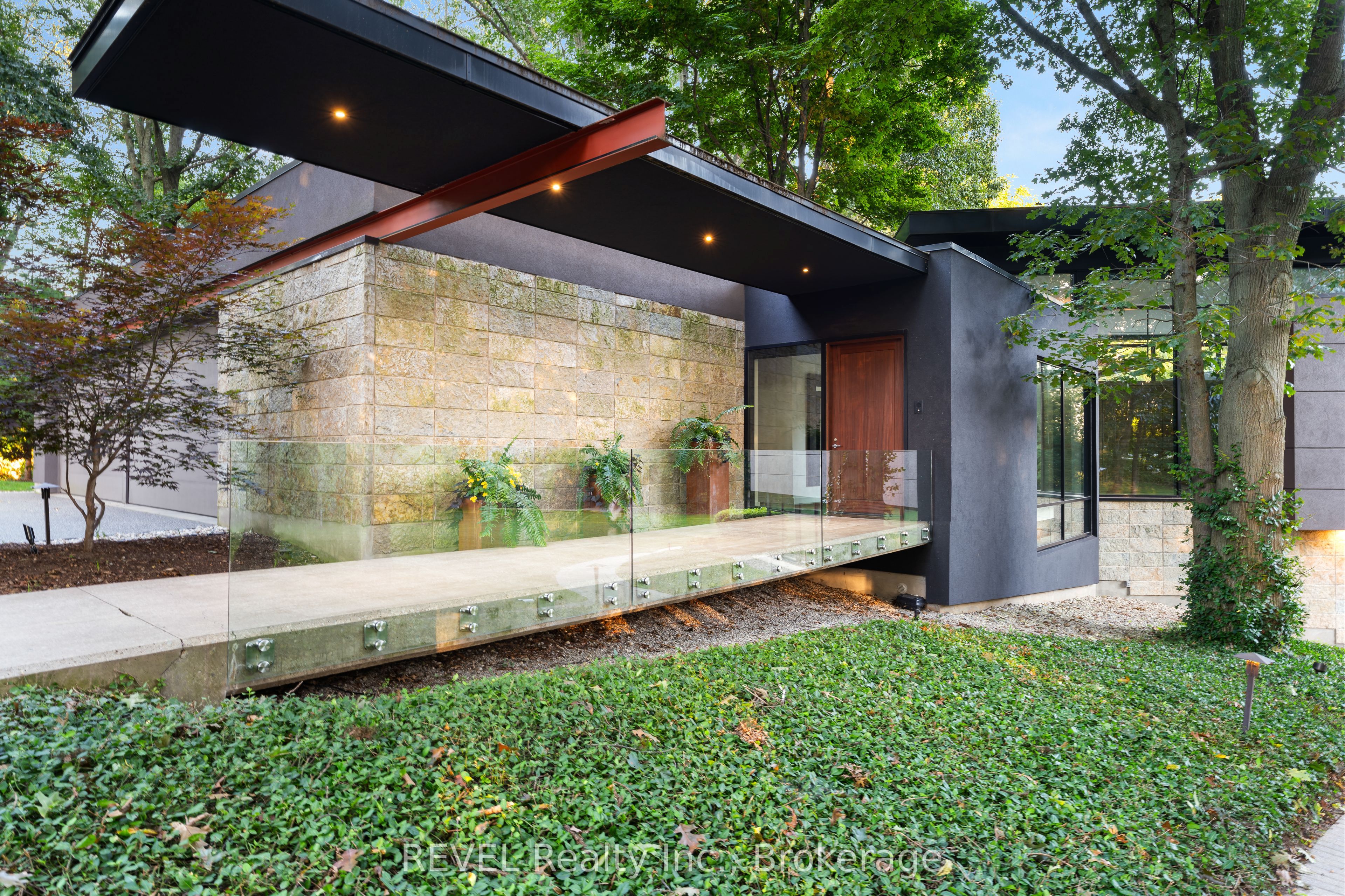 250 Canboro Road Property Photo 8
