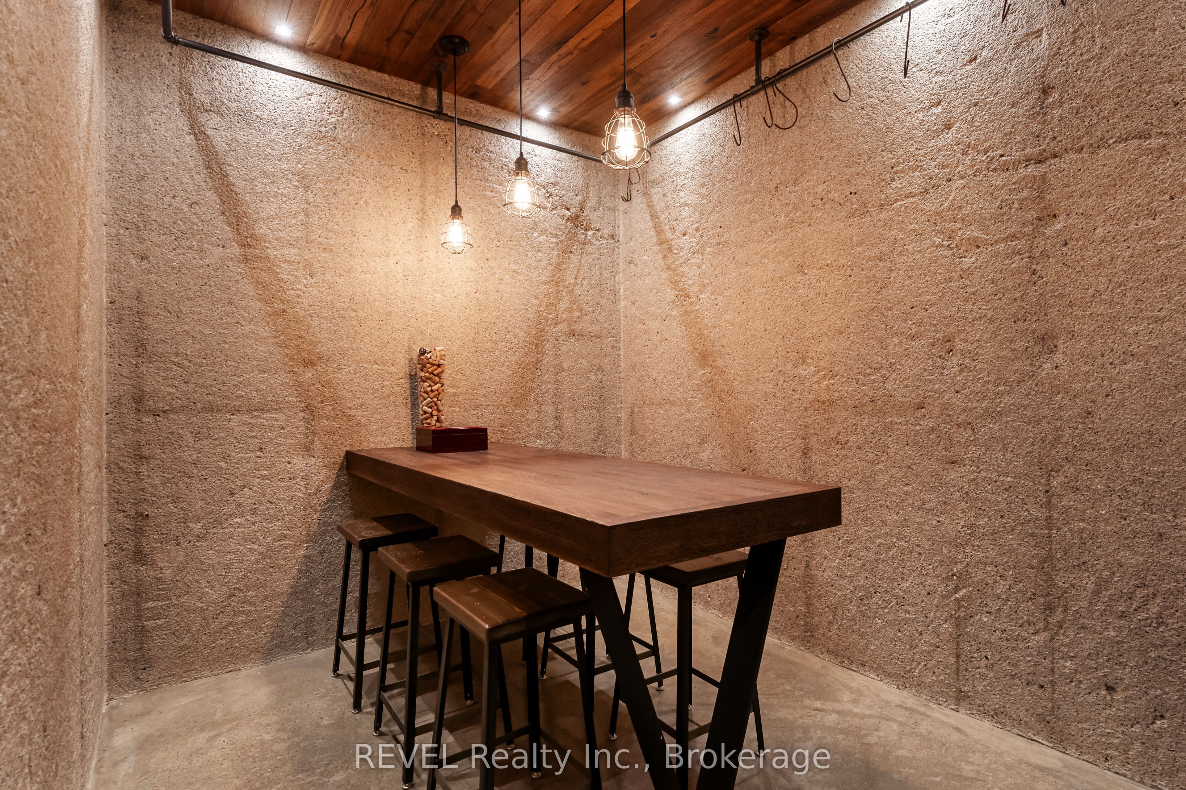 250 Canboro Road Property Photo 38