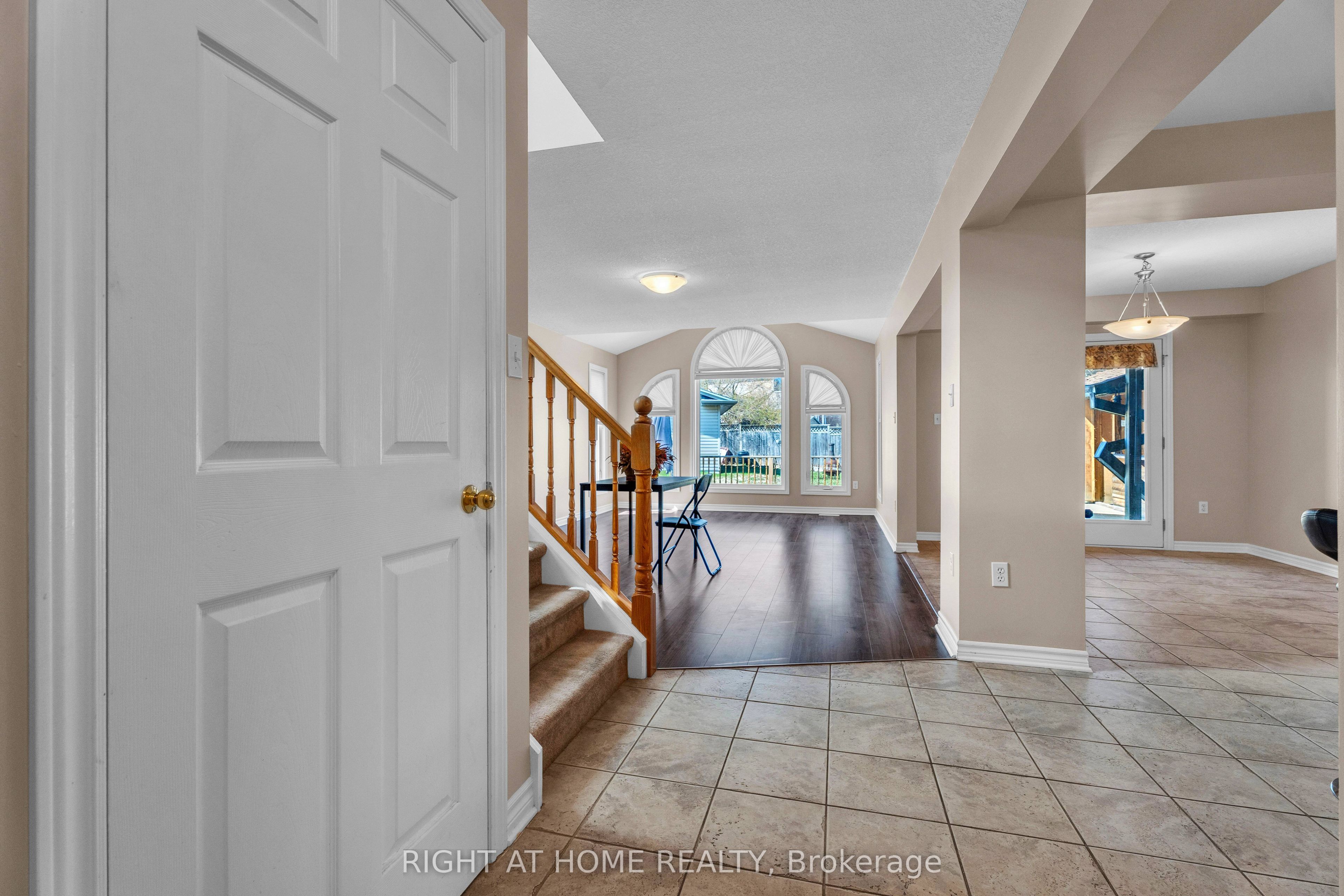 546 Maplewood Lane Property Photo 6