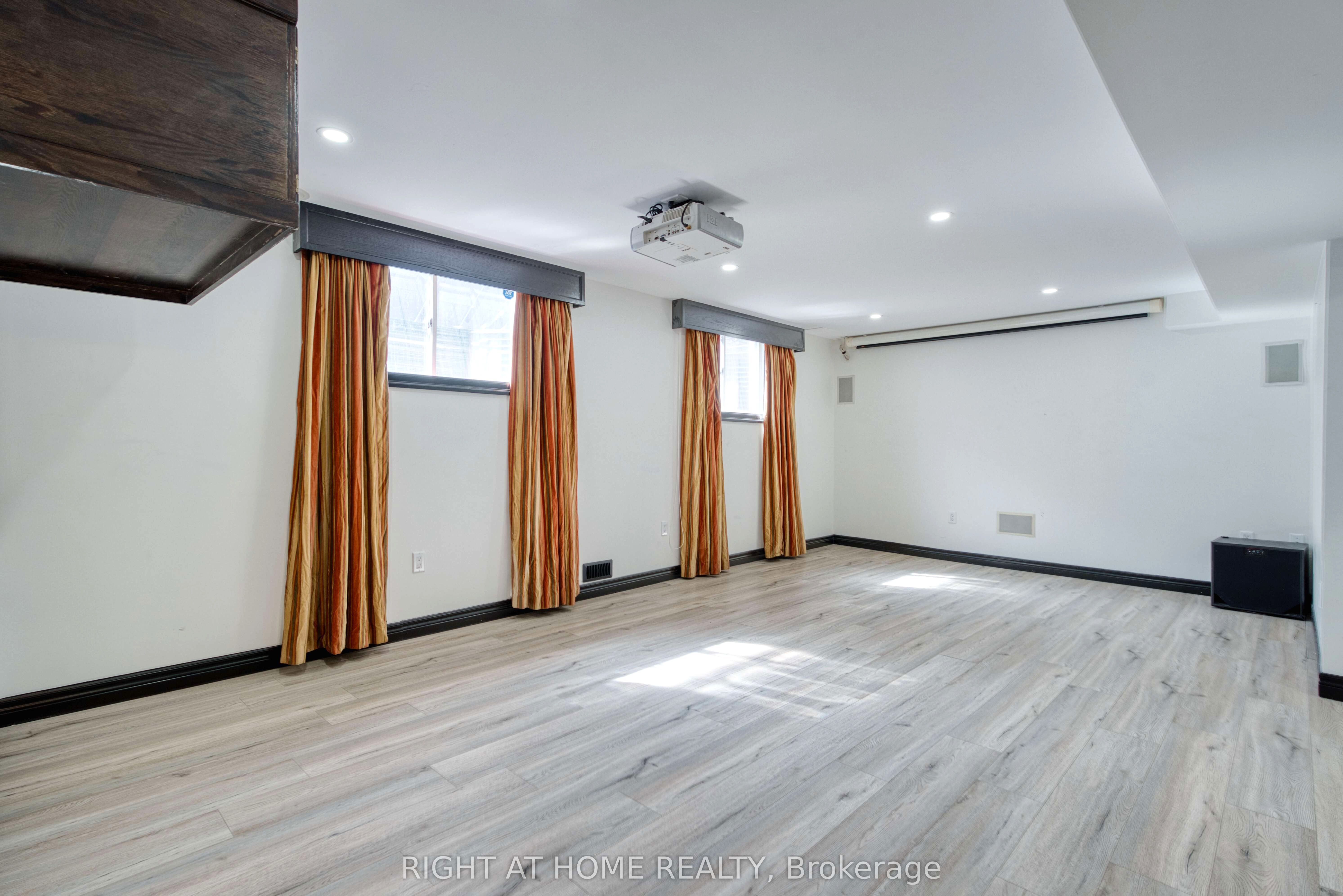 546 Maplewood Lane Property Photo 33