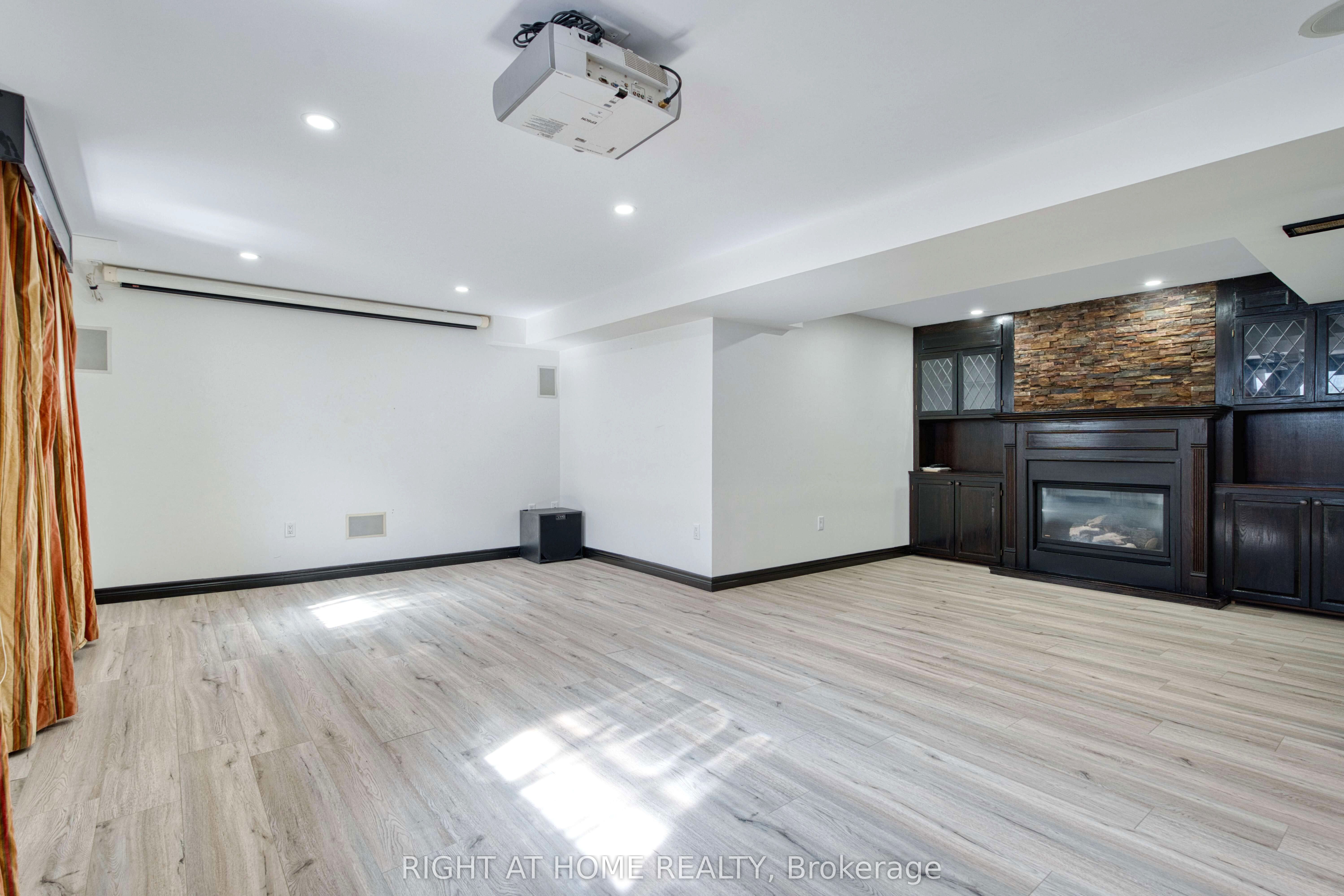 546 Maplewood Lane Property Photo 34
