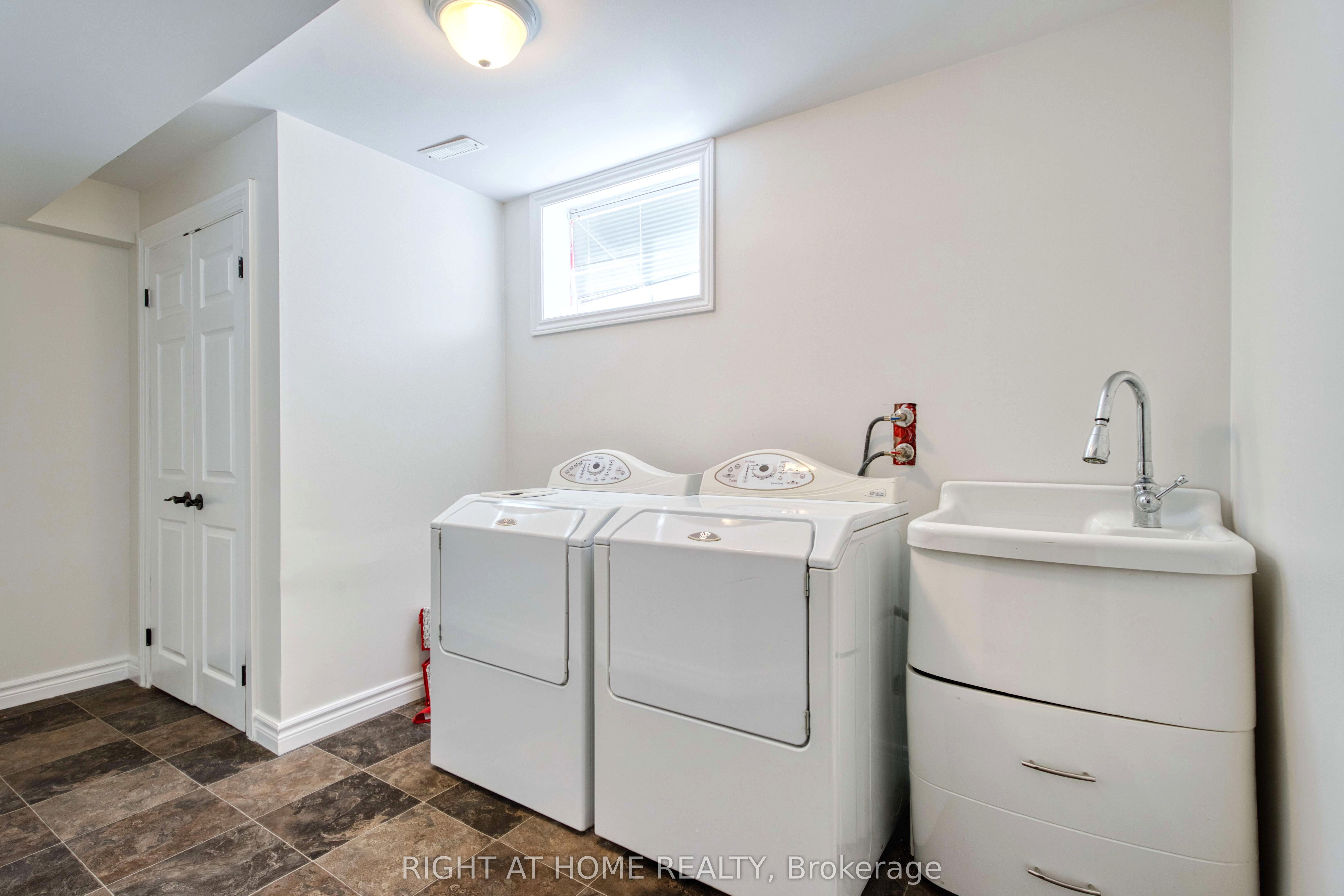546 Maplewood Lane Property Photo 37