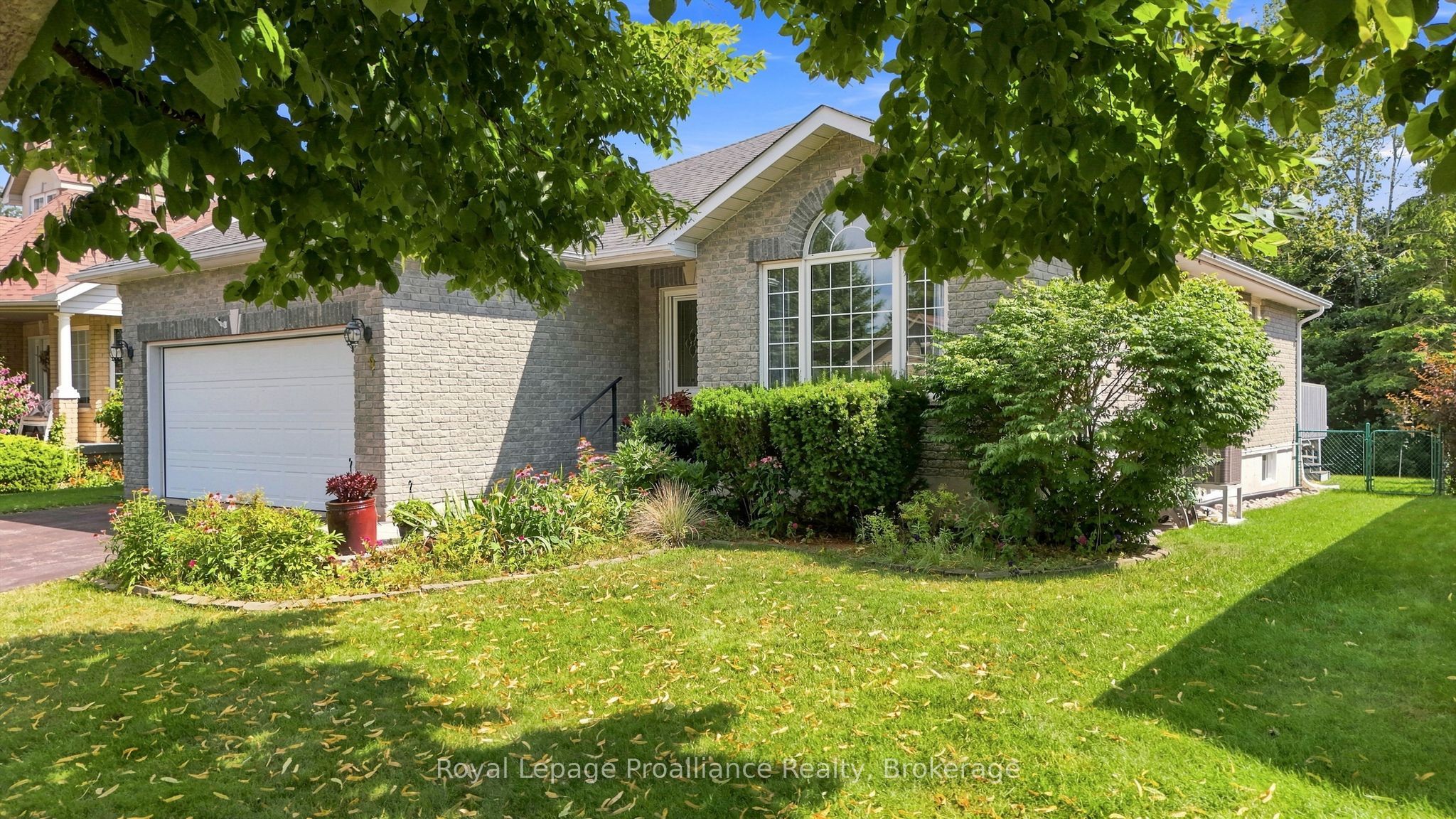 9 Seneca Drive Property Photo 2