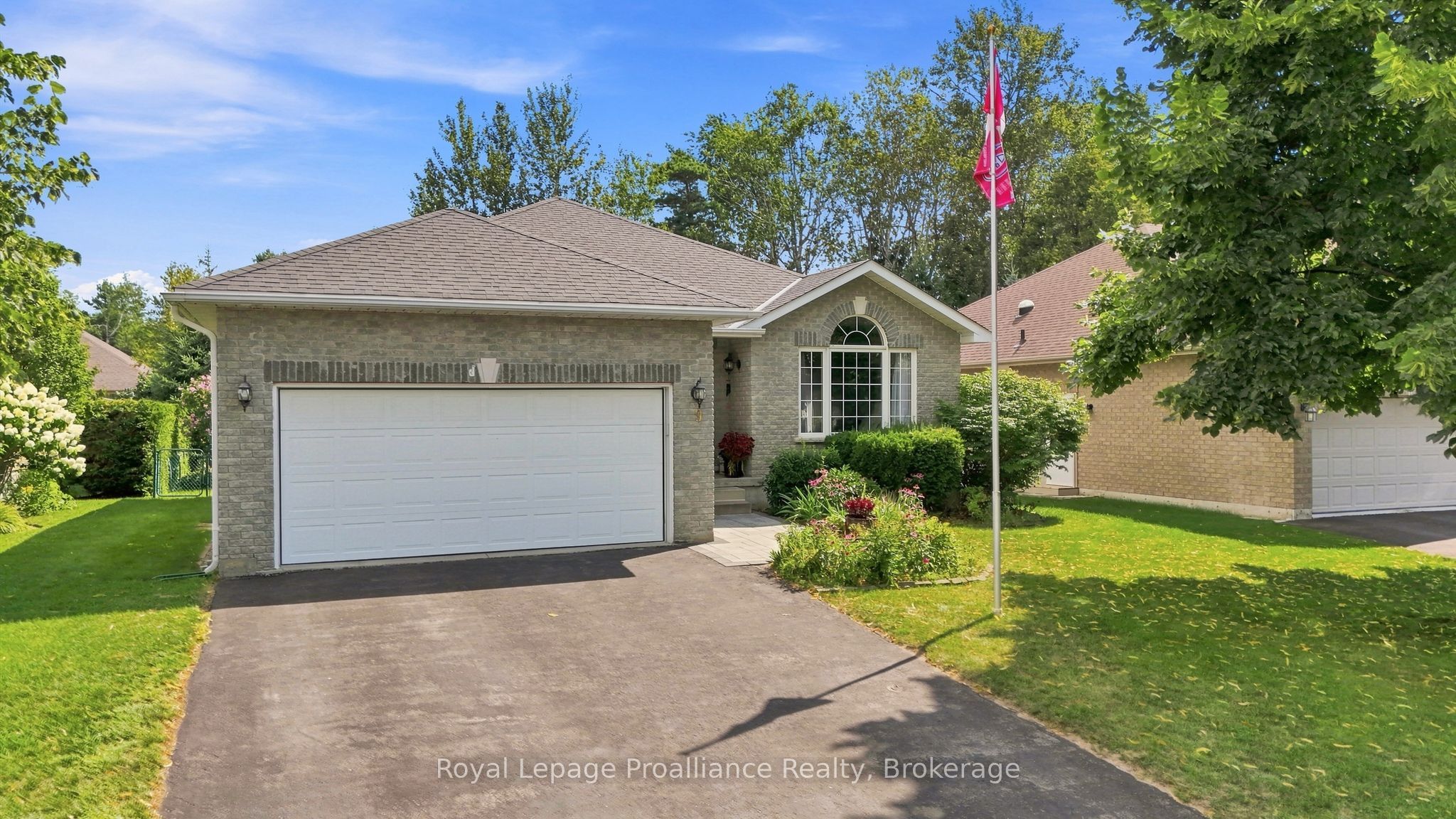9 Seneca Drive Property Photo 3