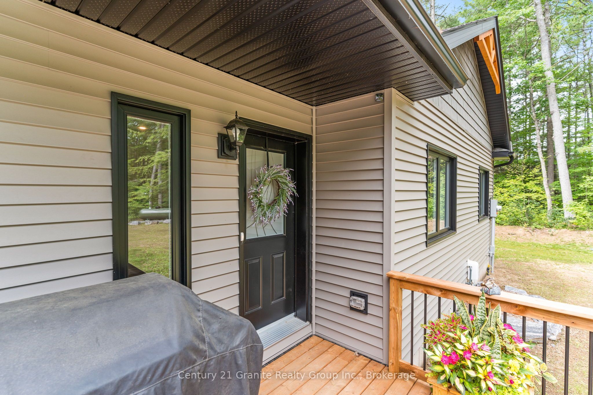 1097 Hawk Valley Road Property Photo 7