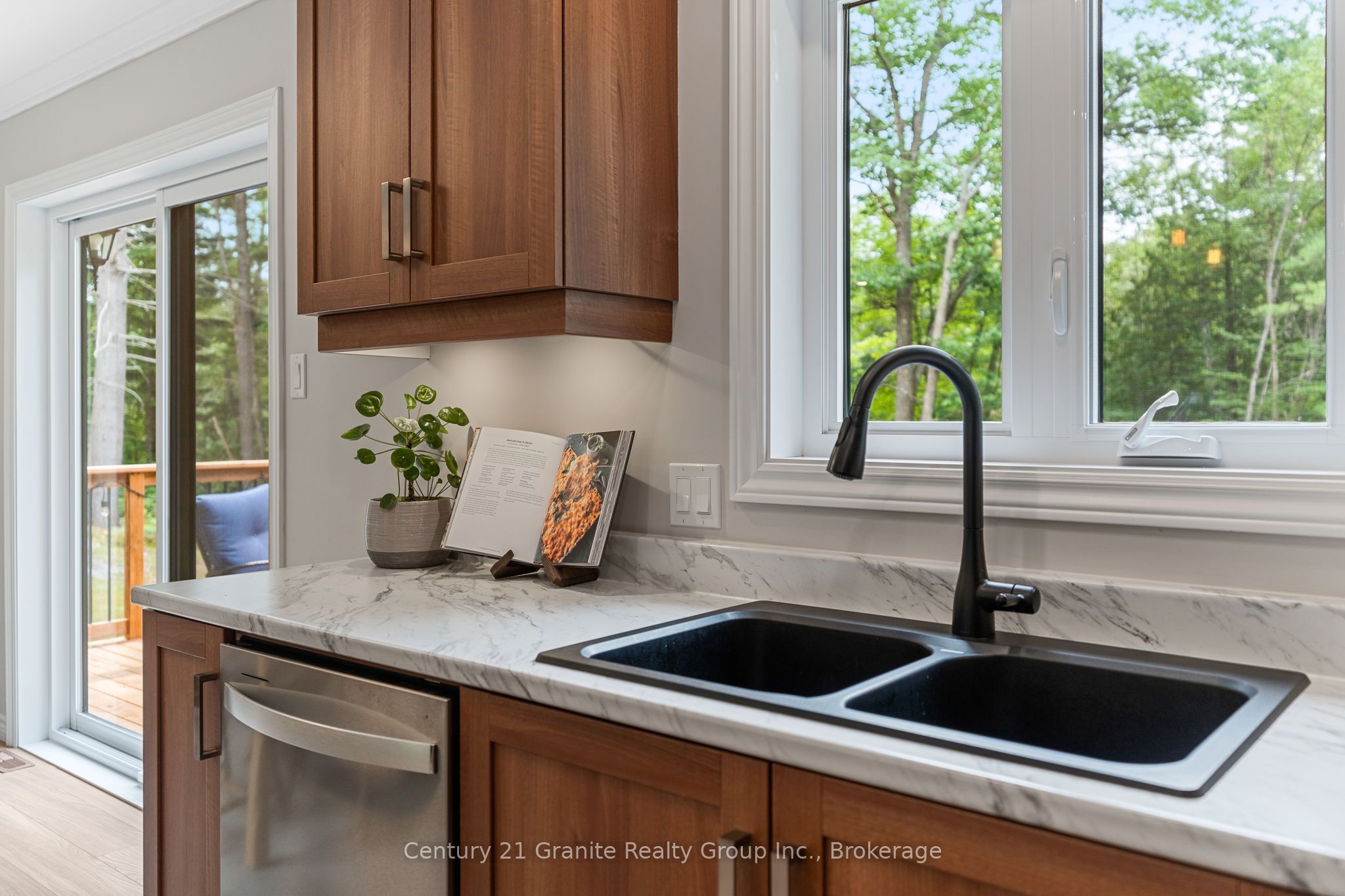 1097 Hawk Valley Road Property Photo 16