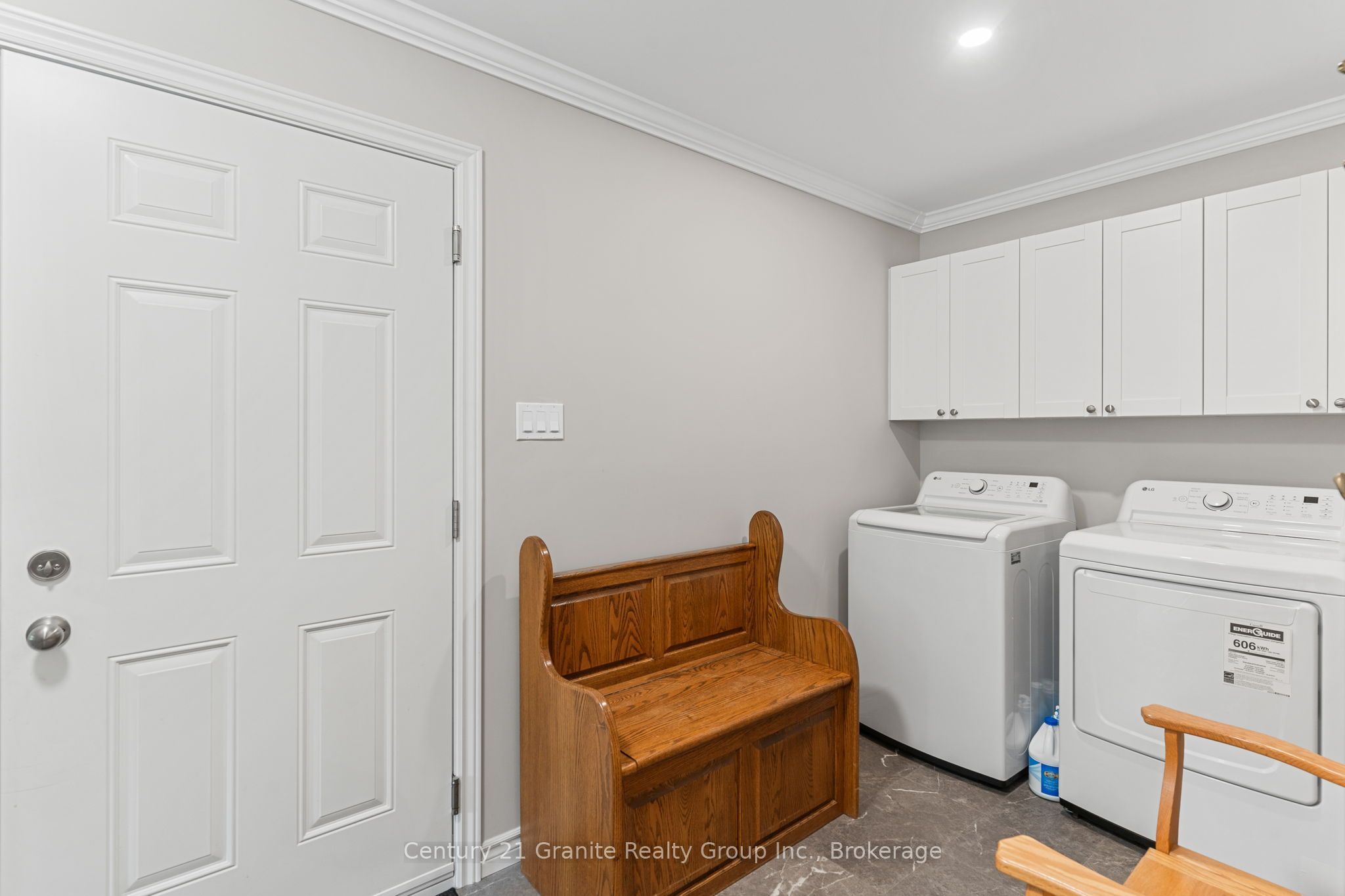 1097 Hawk Valley Road Property Photo 22
