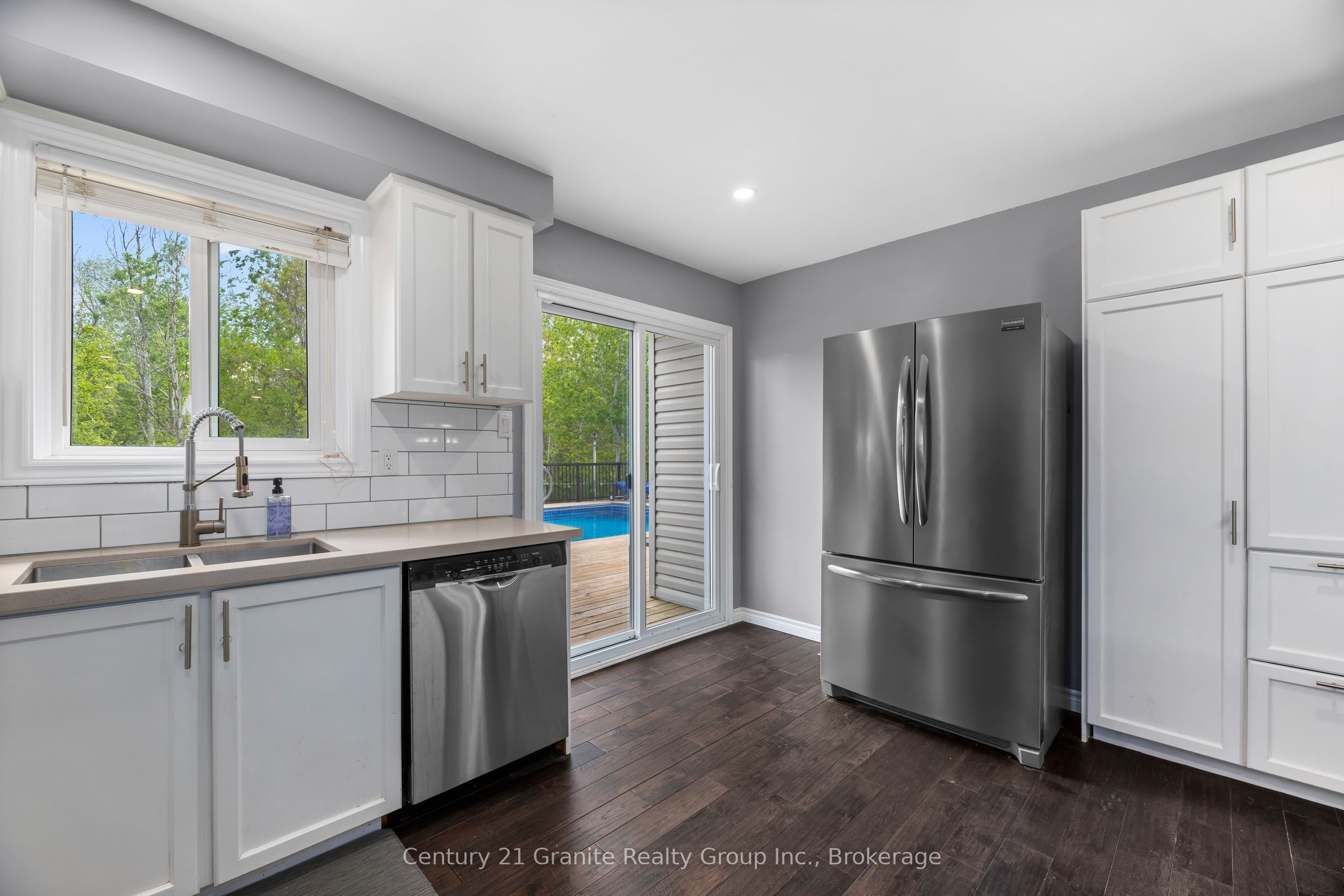 692 Ewing Street Property Photo 15