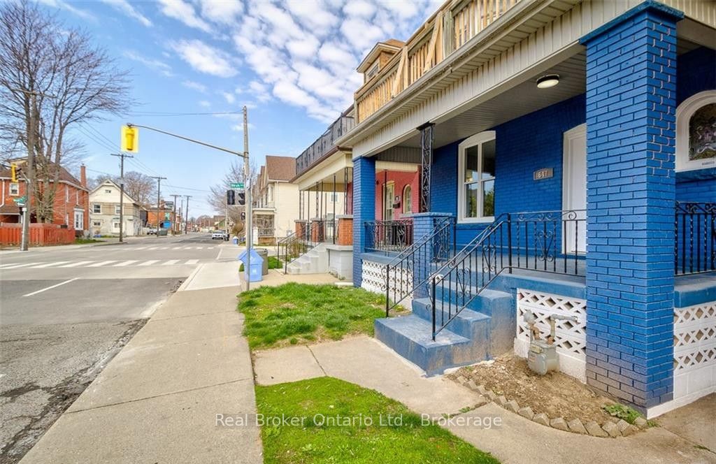 647 Wilson Street Property Photo 5