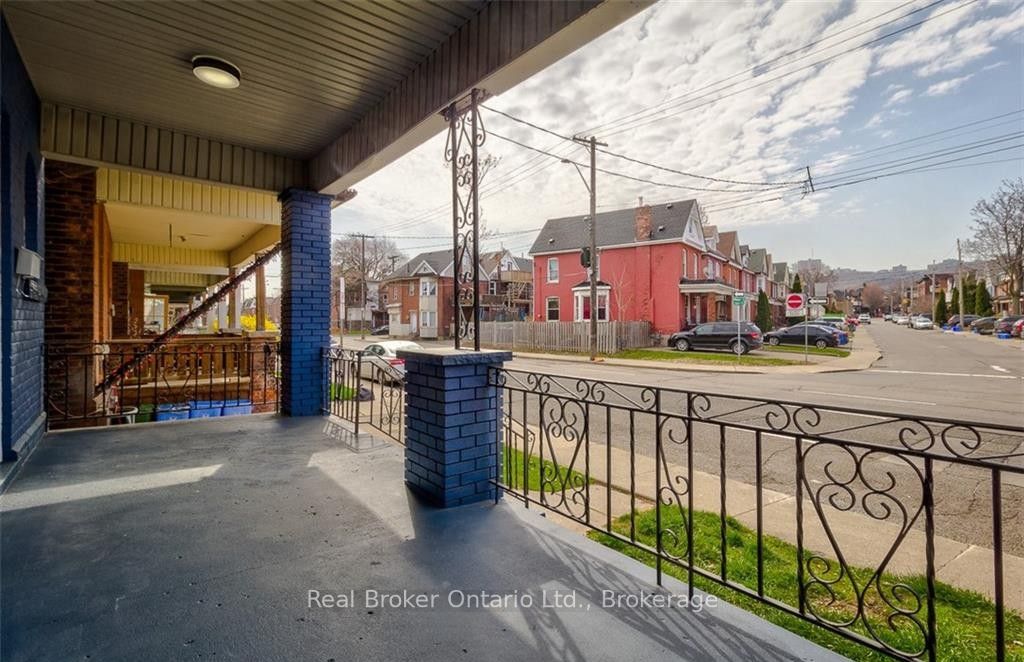 647 Wilson Street Property Photo 6