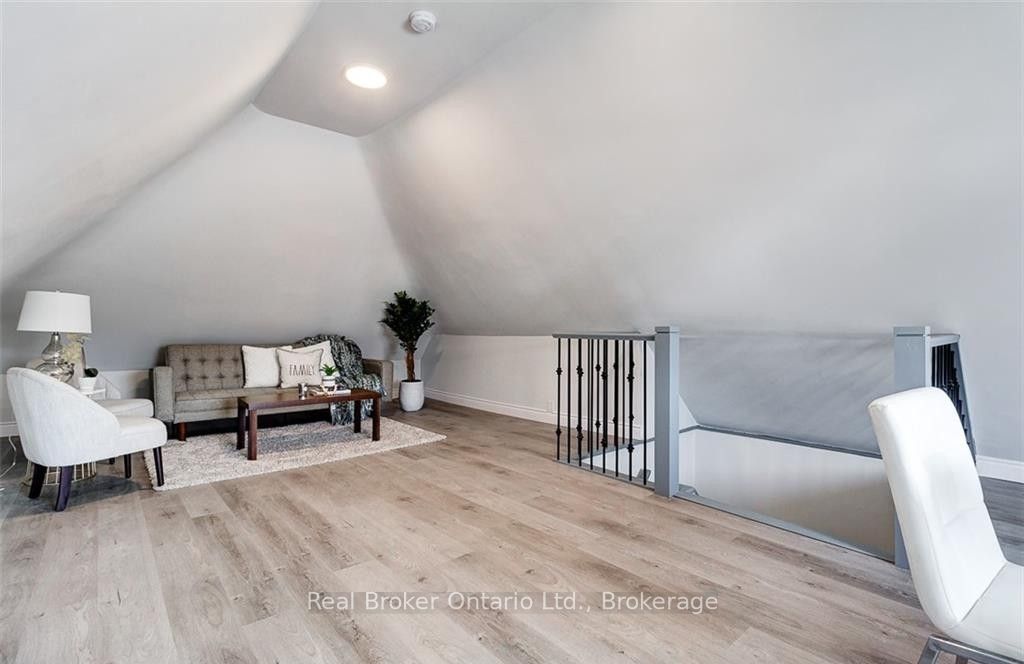 647 Wilson Street Property Photo 35