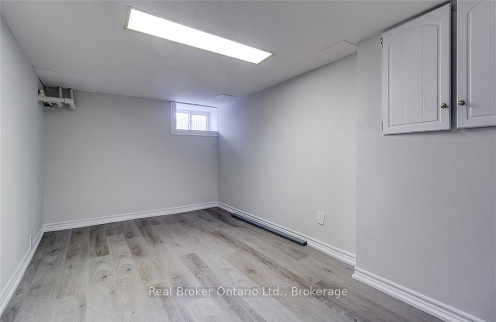 647 Wilson Street Property Photo 45