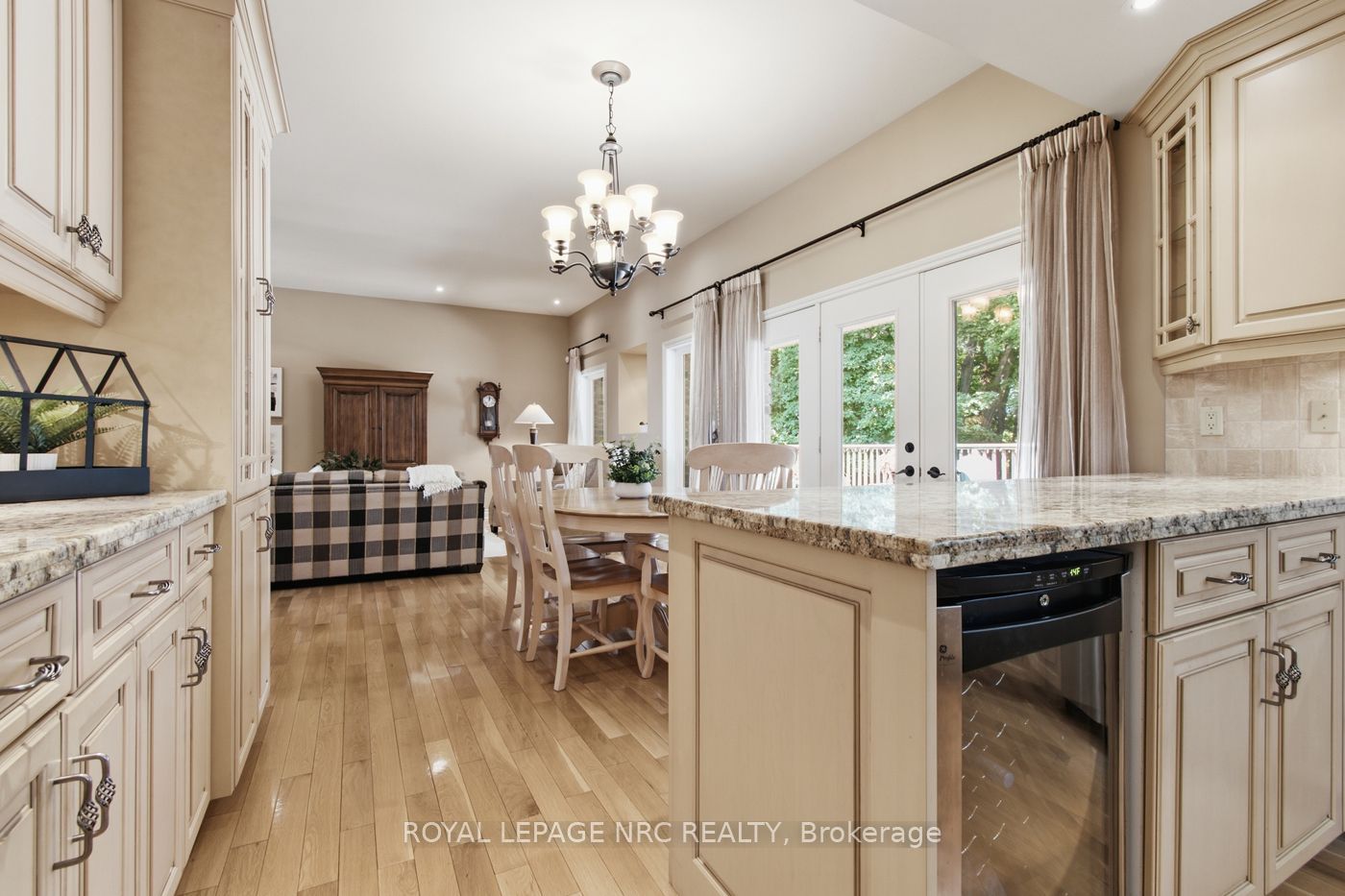 79 Cherry Ridge Boulevard Property Photo 15