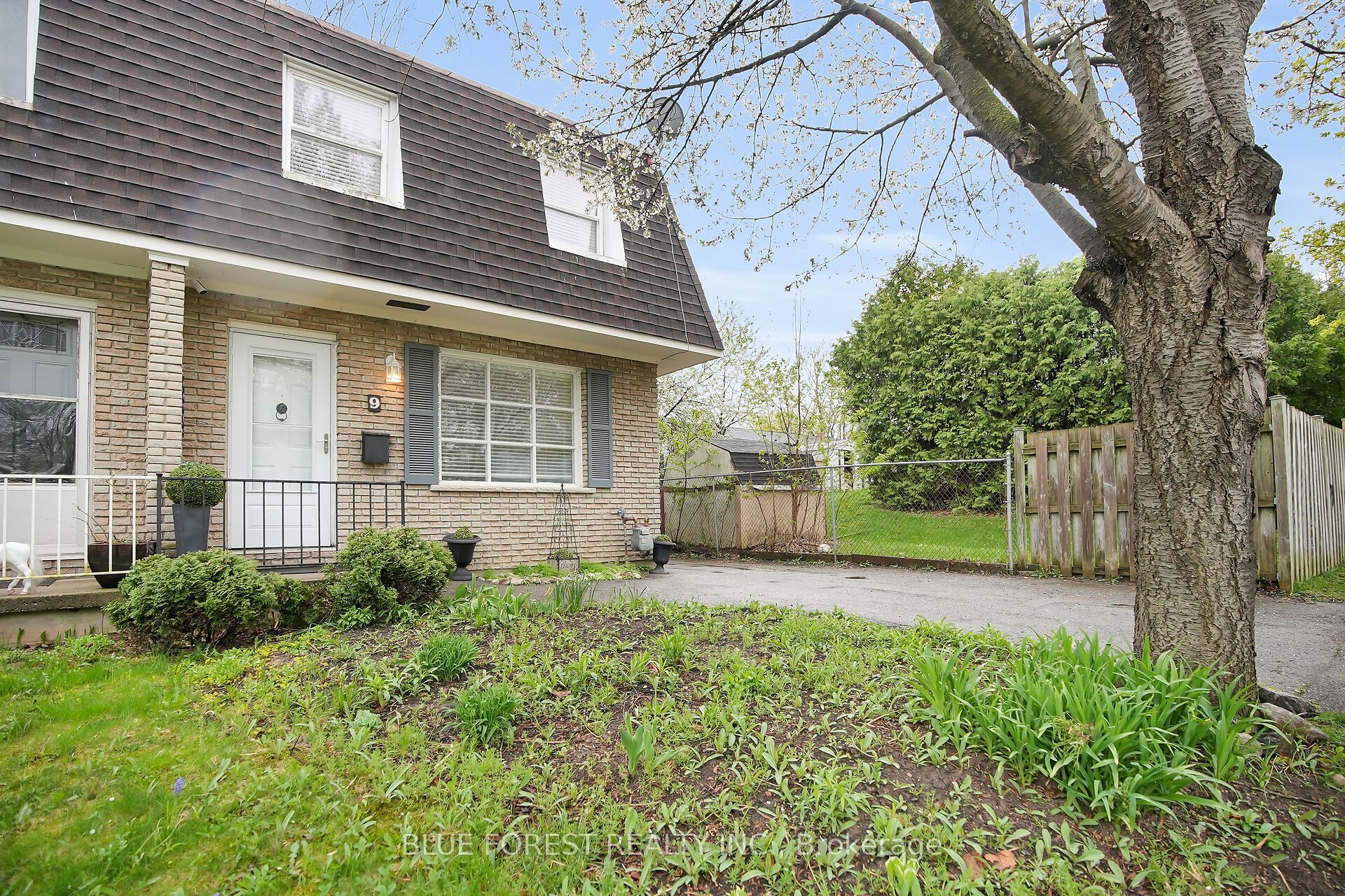 9 Ardsley Road Property Photo 1