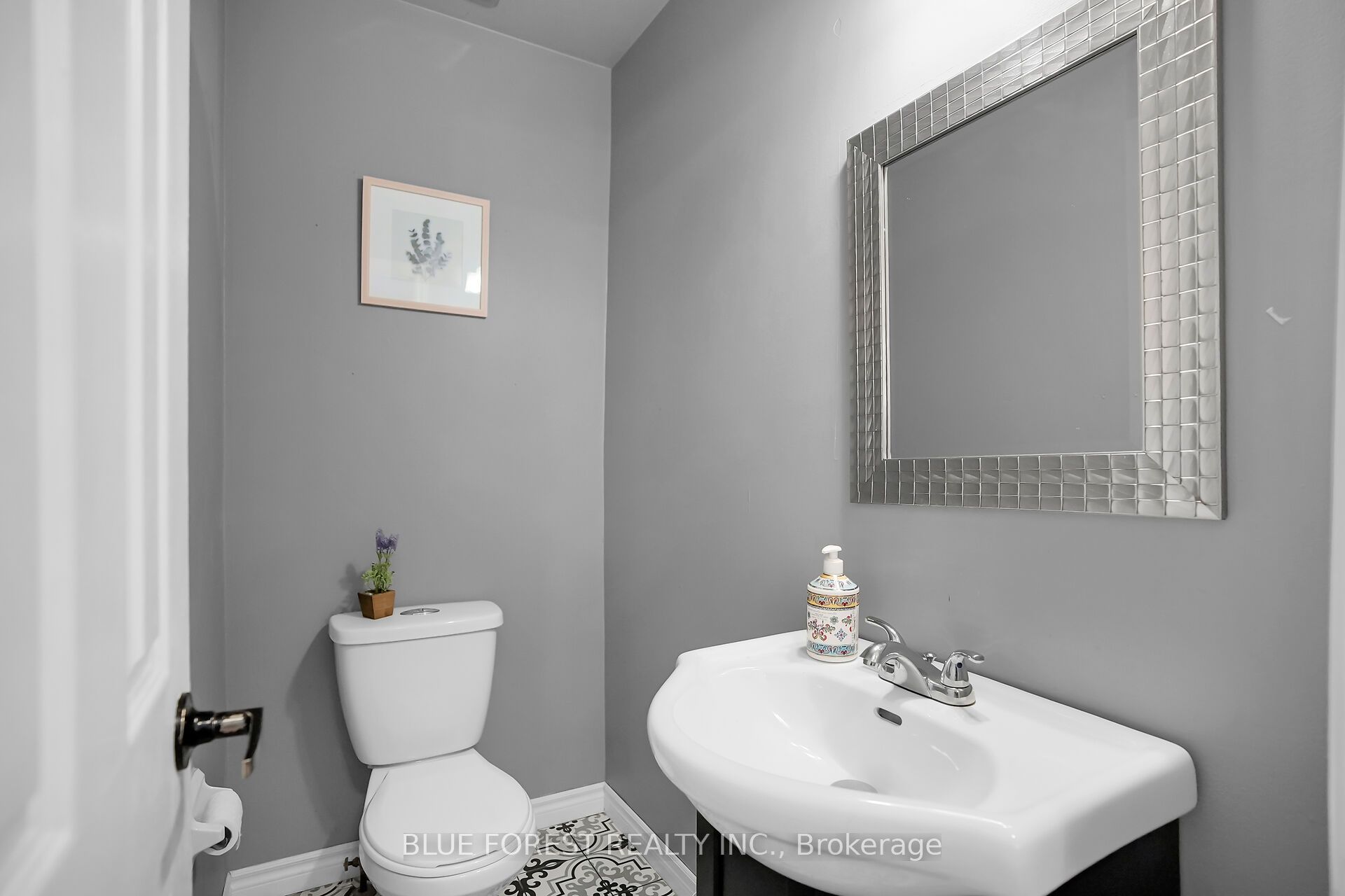 9 Ardsley Road Property Photo 9