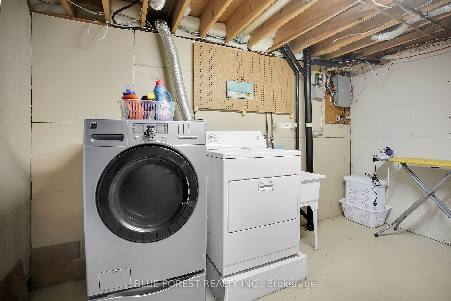 9 Ardsley Road Property Photo 24