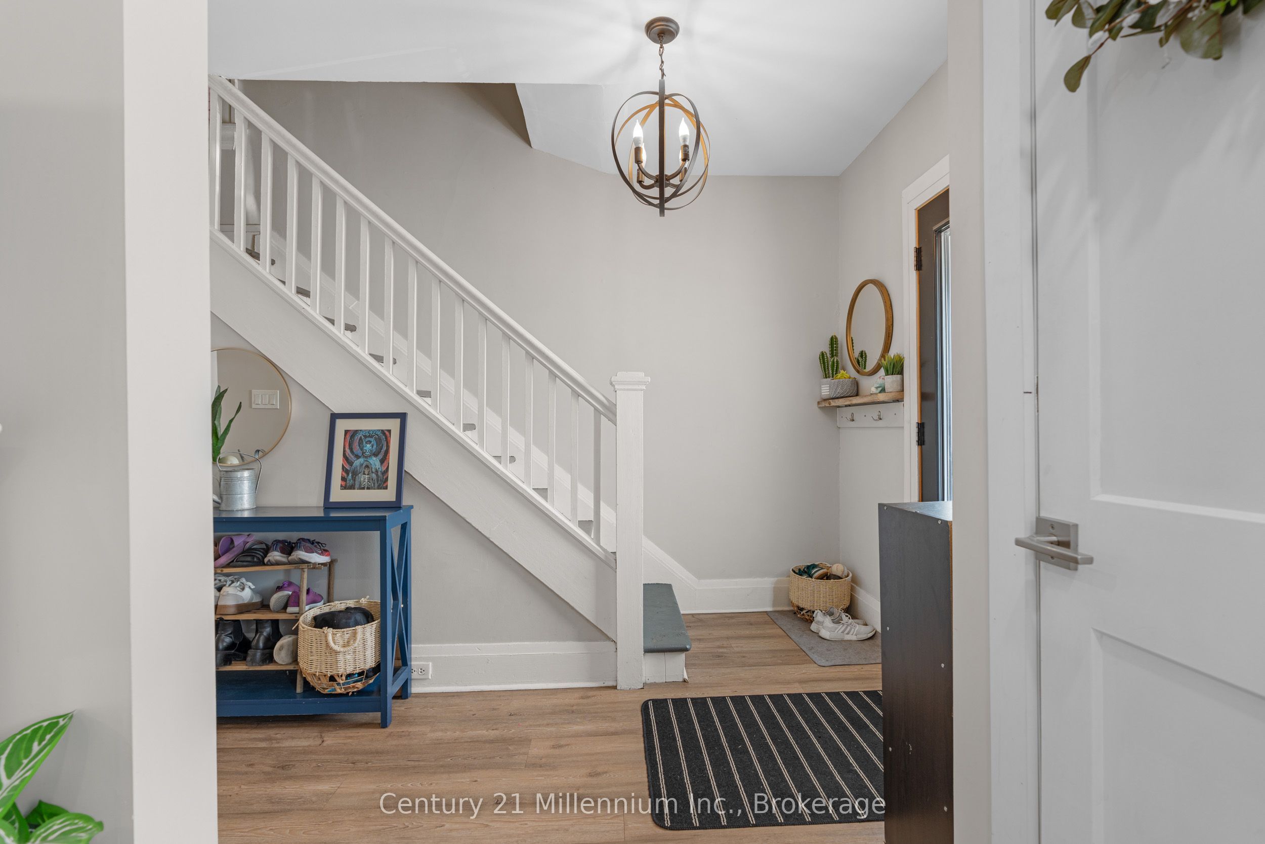 1186 2nd Avenue W Property Photo 11