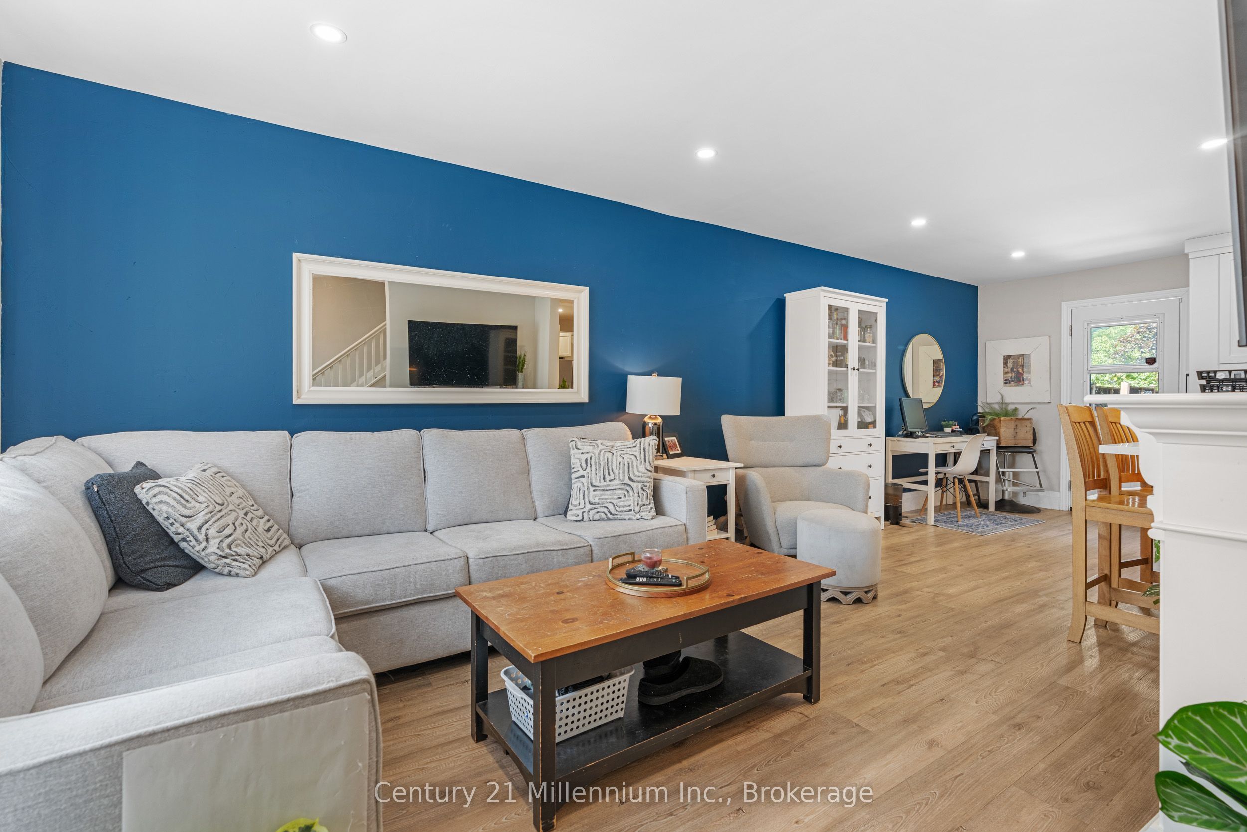 1186 2nd Avenue W Property Photo 12