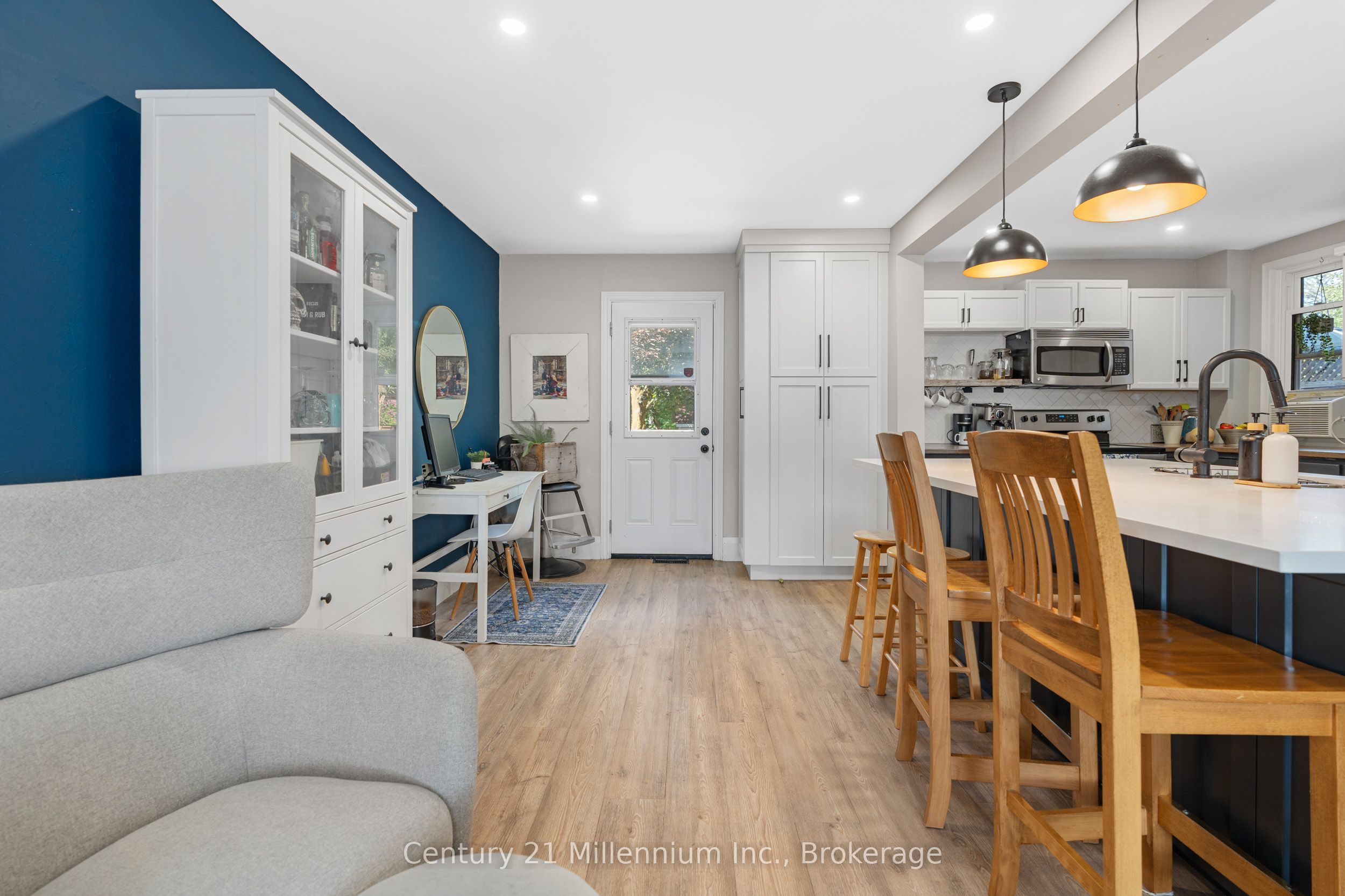 1186 2nd Avenue W Property Photo 16
