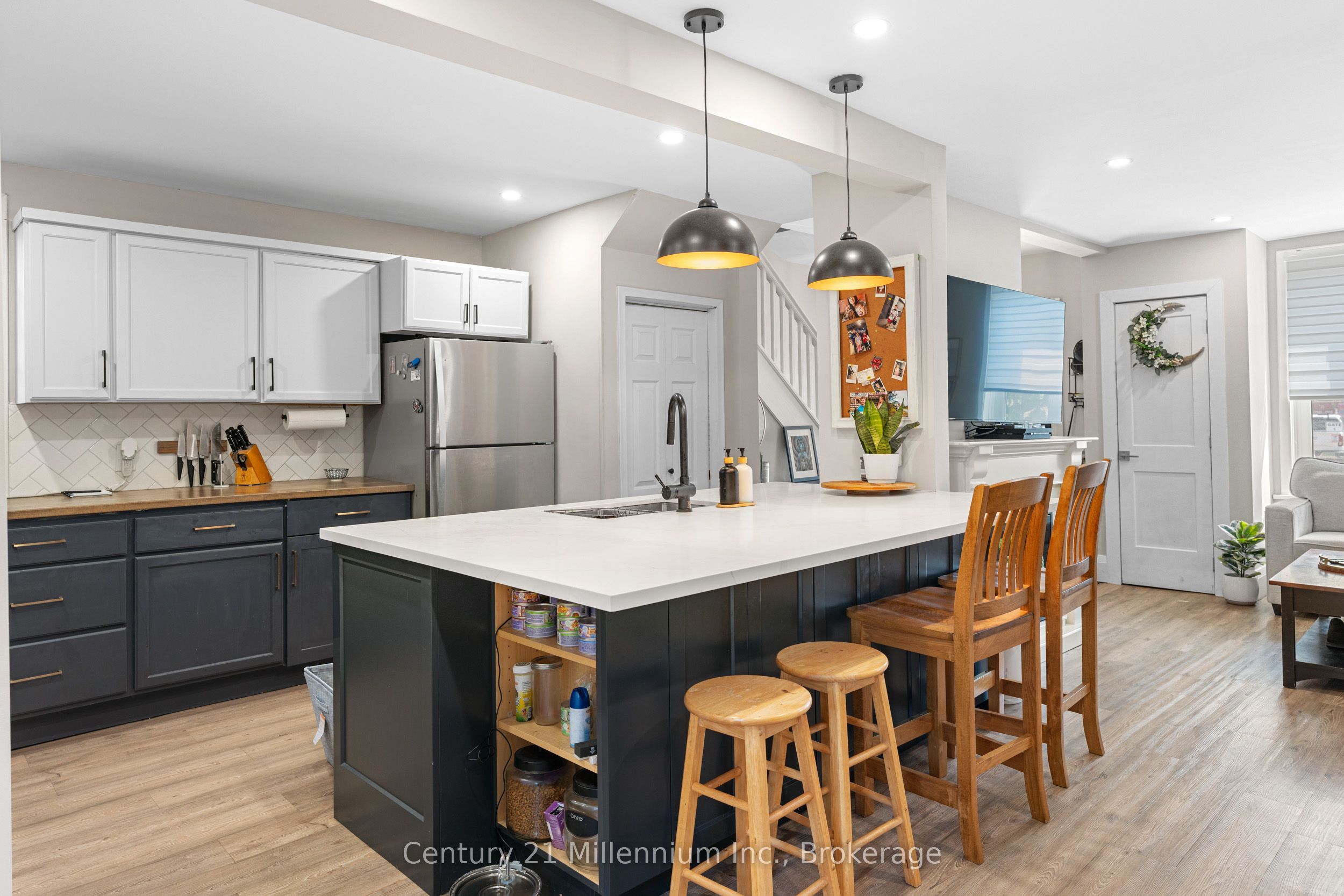 1186 2nd Avenue W Property Photo 17