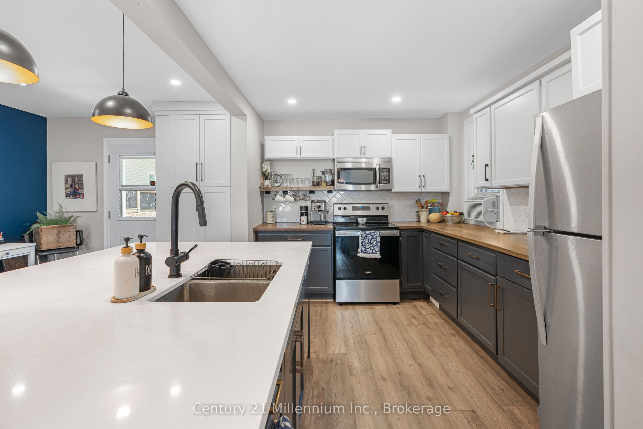 1186 2nd Avenue W Property Photo 19