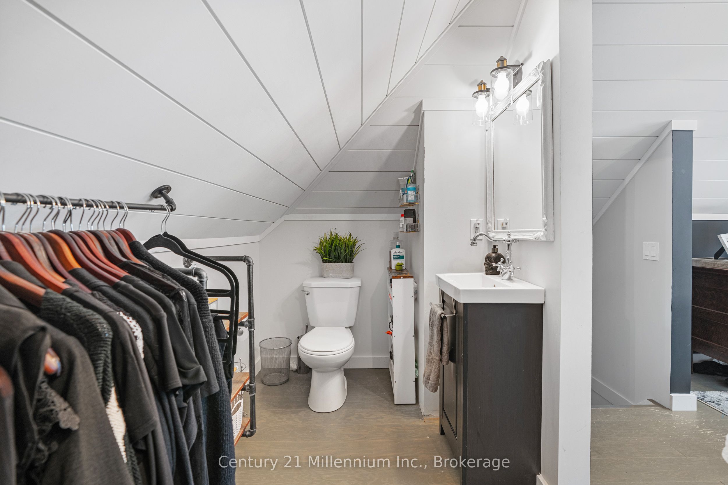 1186 2nd Avenue W Property Photo 29