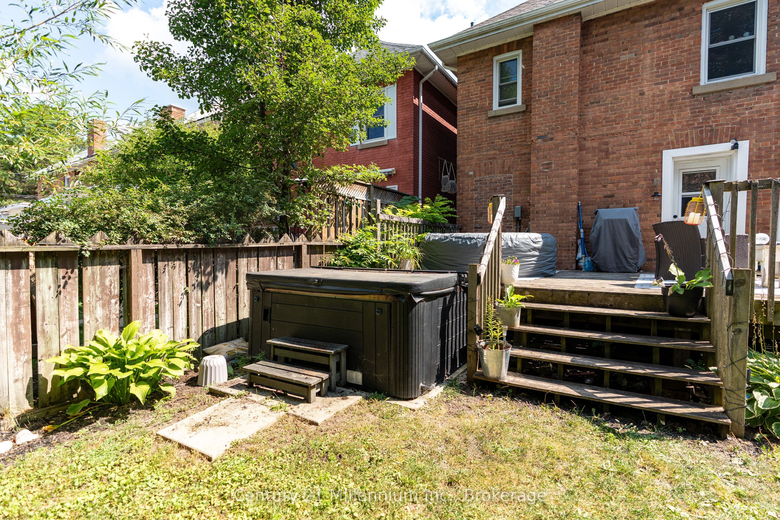 1186 2nd Avenue W Property Photo 31