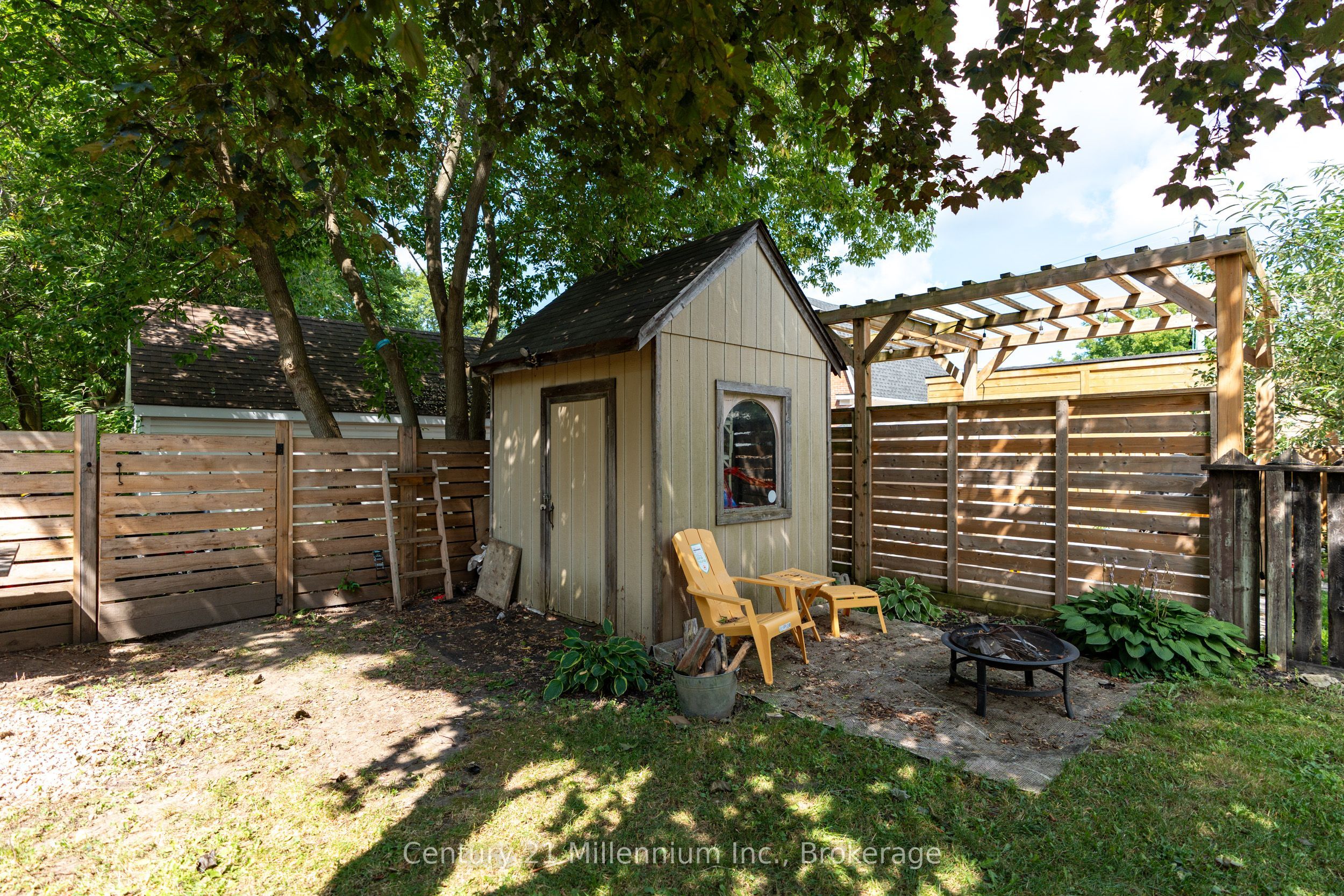 1186 2nd Avenue W Property Photo 34
