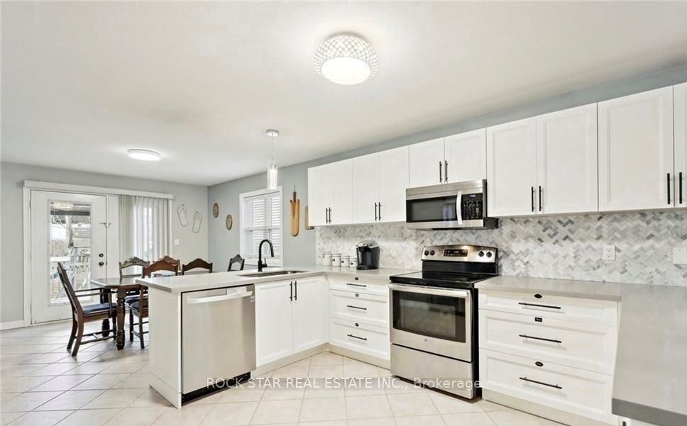 996 Beach Boulevard Property Photo 8