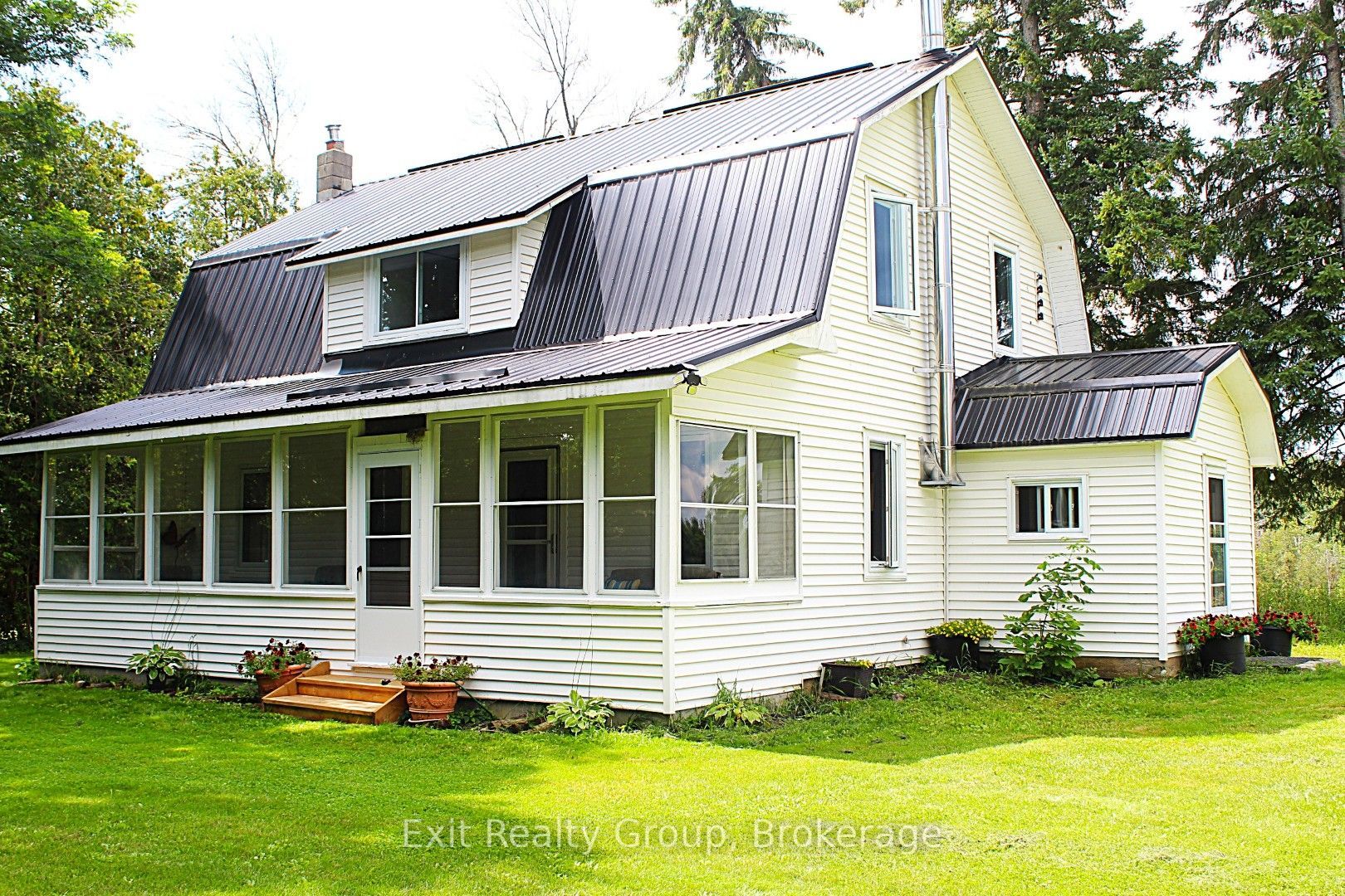 283 Clemenger Road Property Photo 1