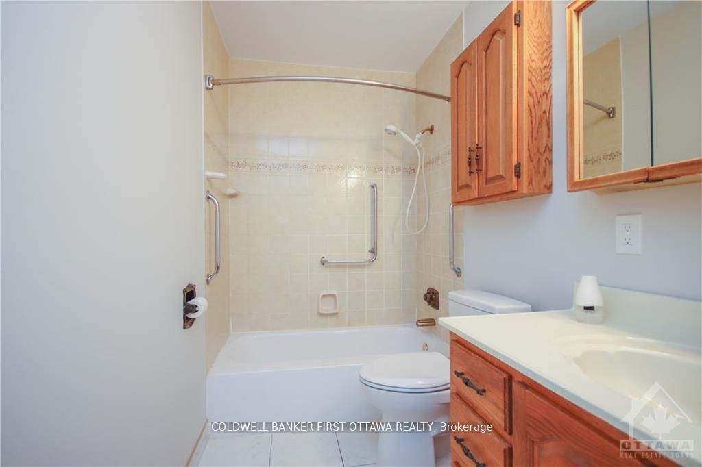74 Hilliard Avenue Property Photo 17