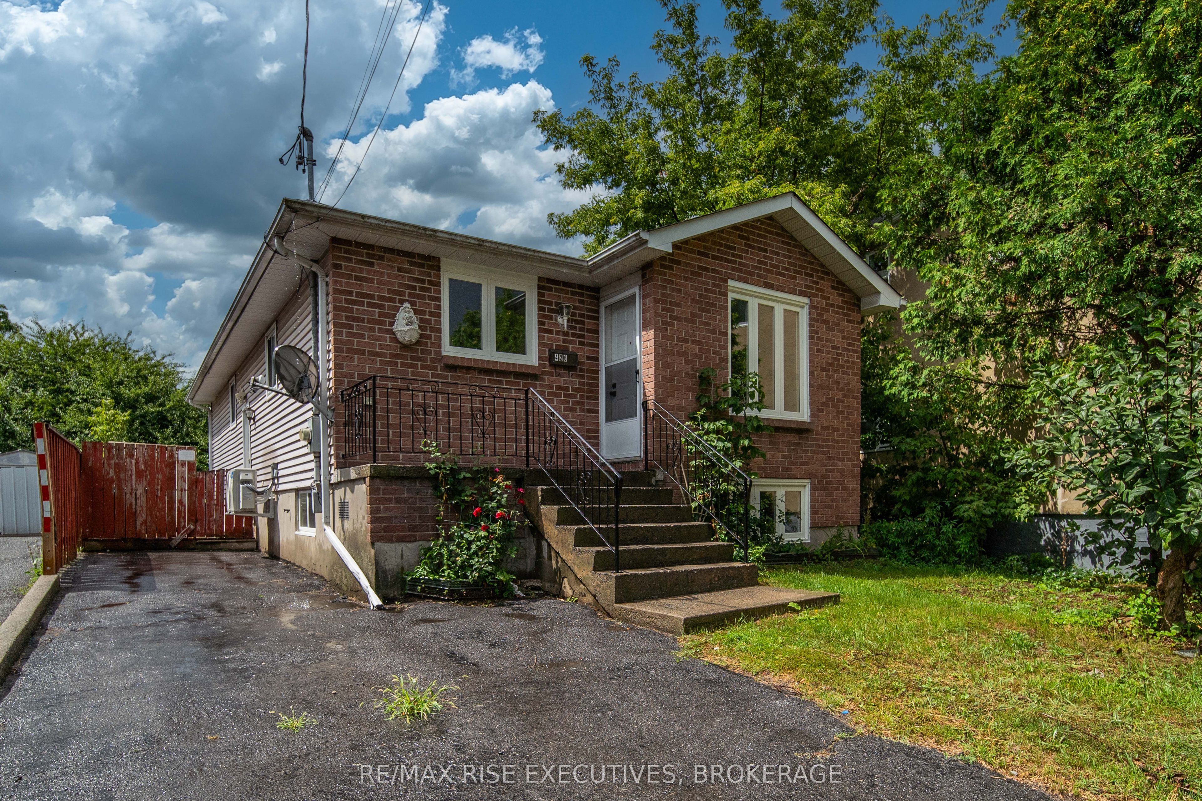 426 Montreal Street Property Photo 1