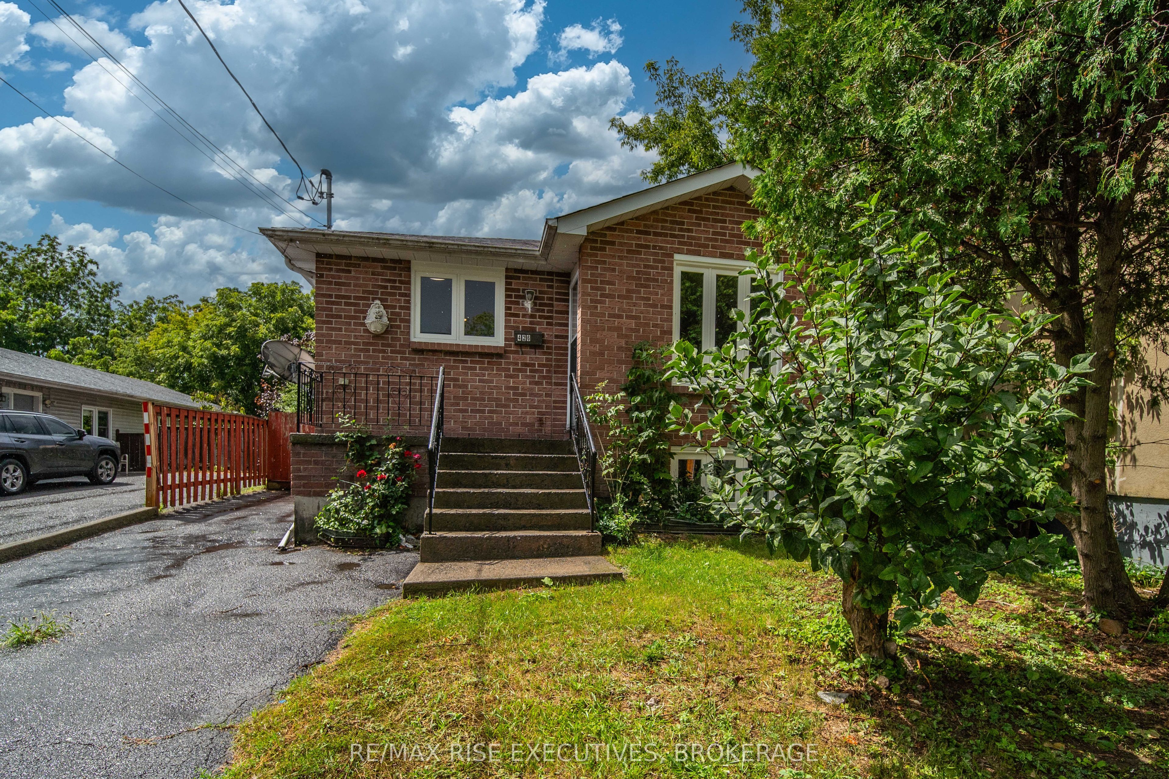 426 Montreal Street Property Photo 2