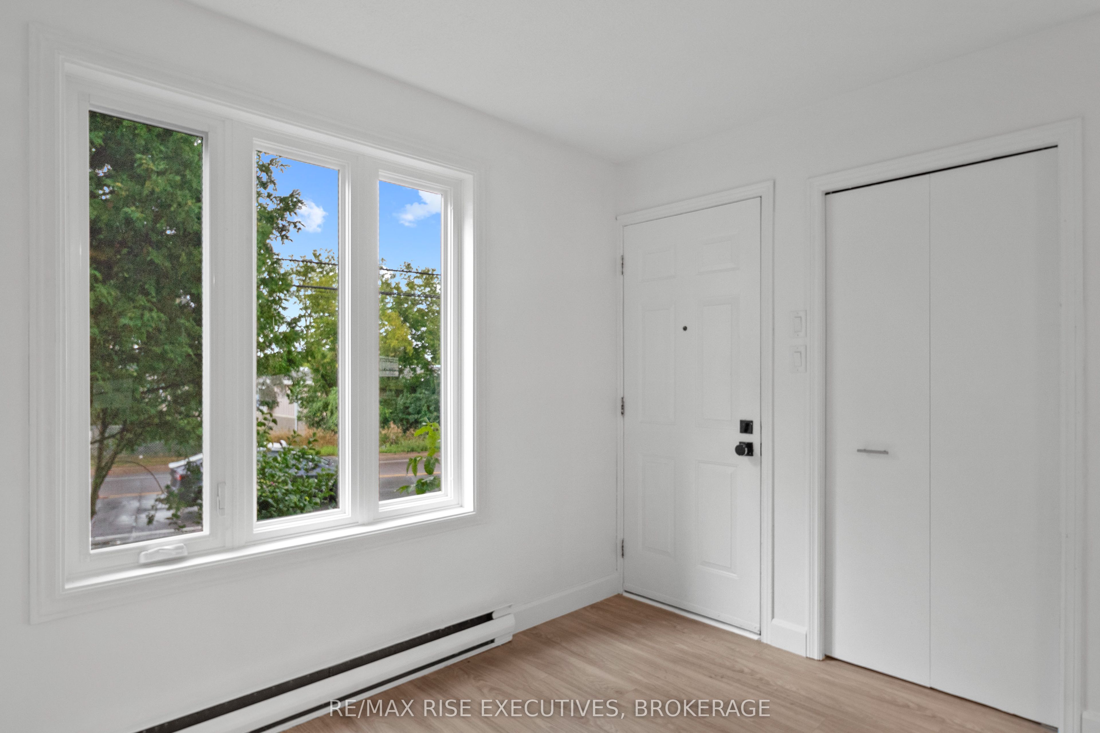 426 Montreal Street Property Photo 4