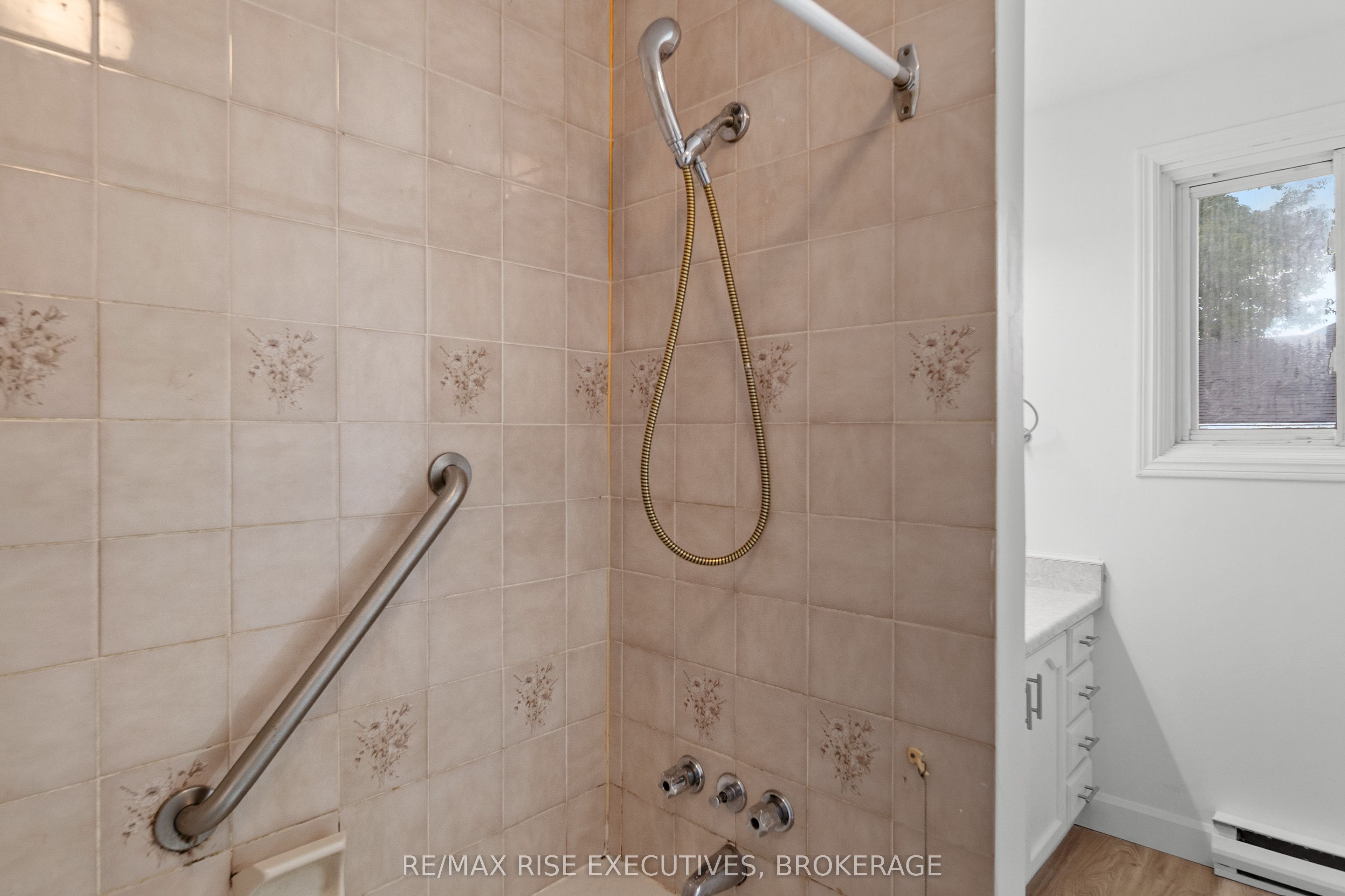 426 Montreal Street Property Photo 18