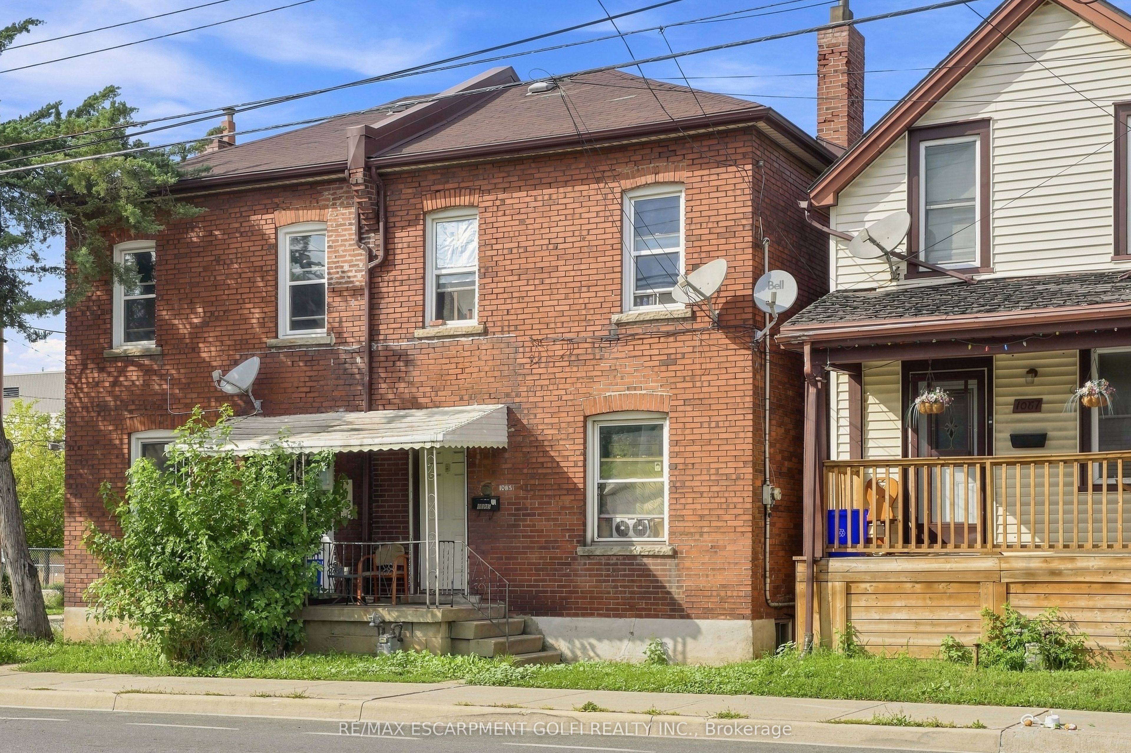 1085 Cannon Street E Property Photo 4