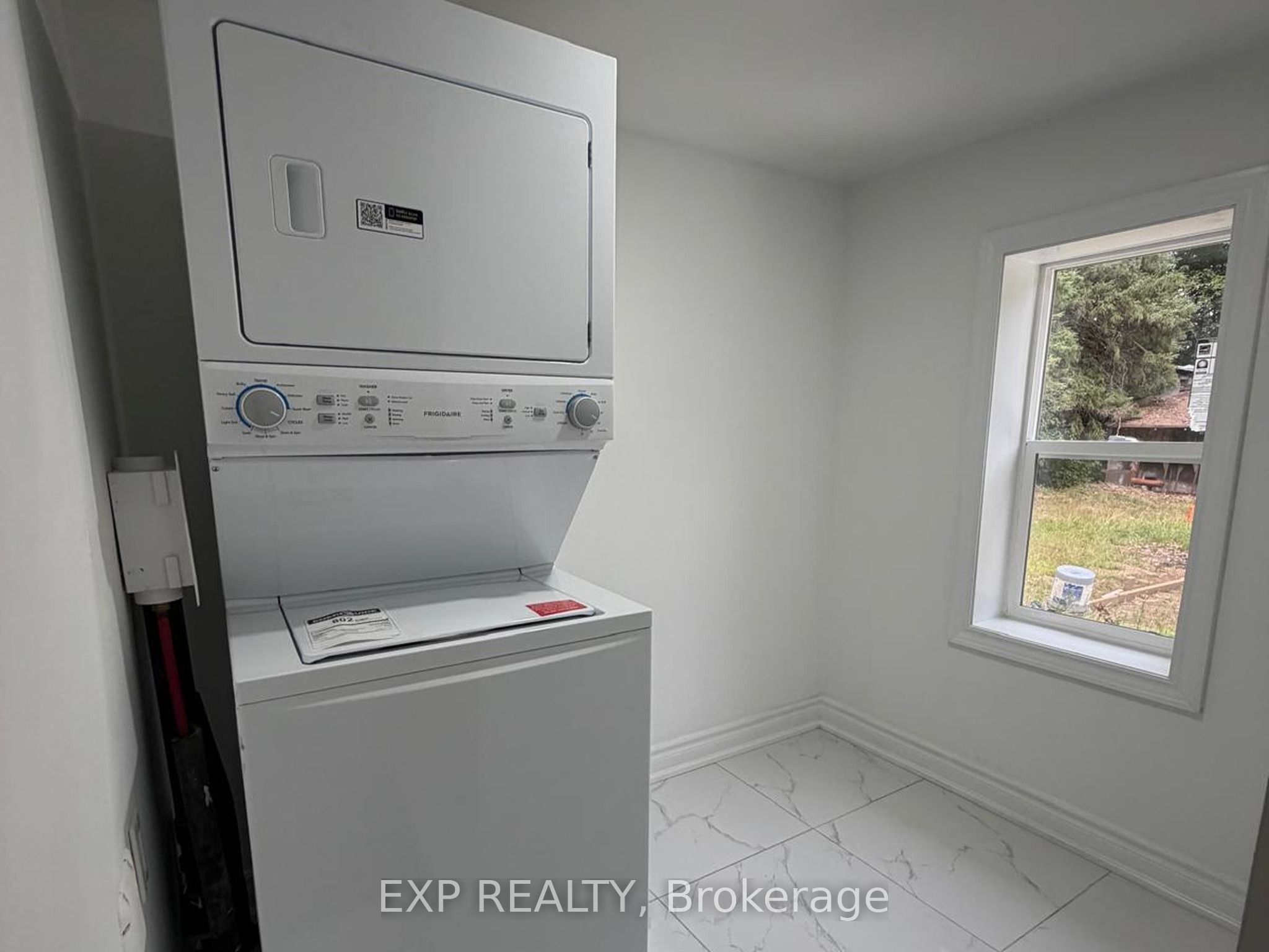 137 Old North Road S Property Photo 15