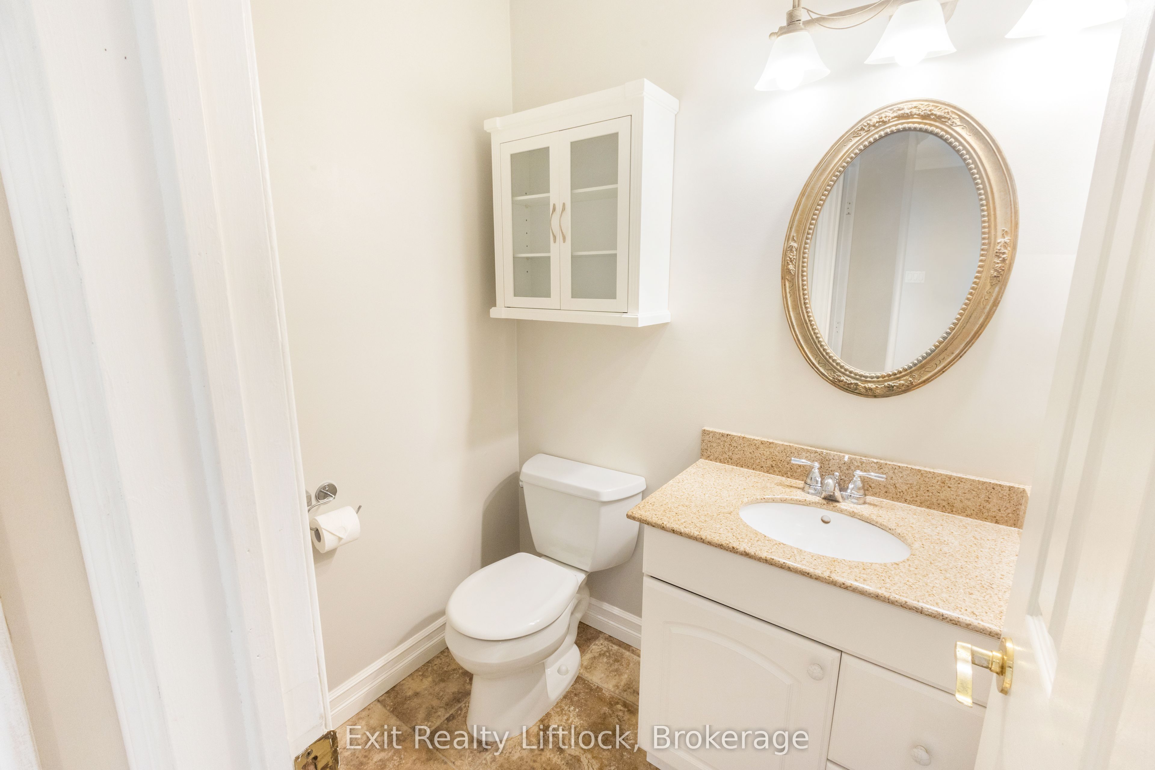 958 Smithside Court Property Photo 12