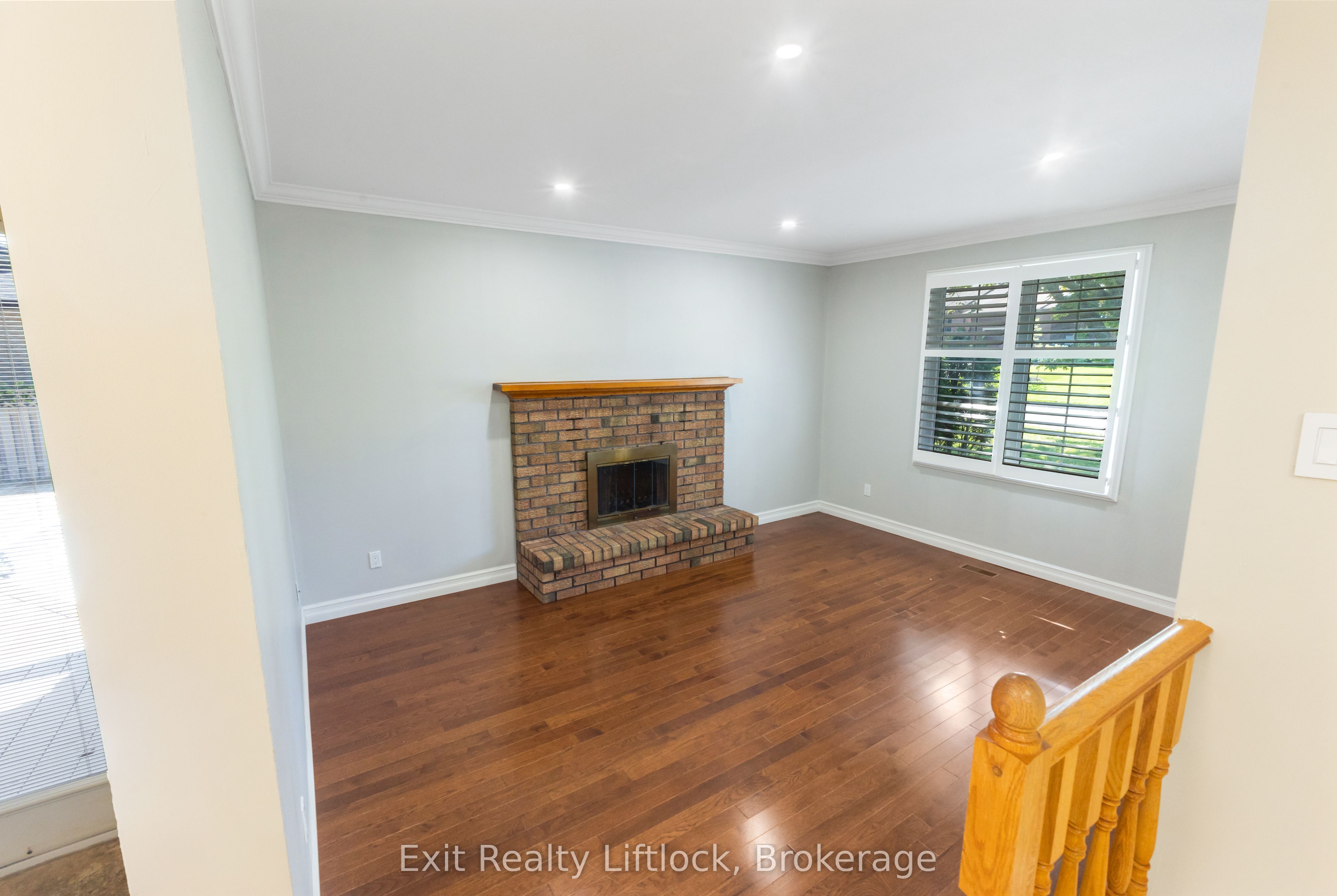 958 Smithside Court Property Photo 14